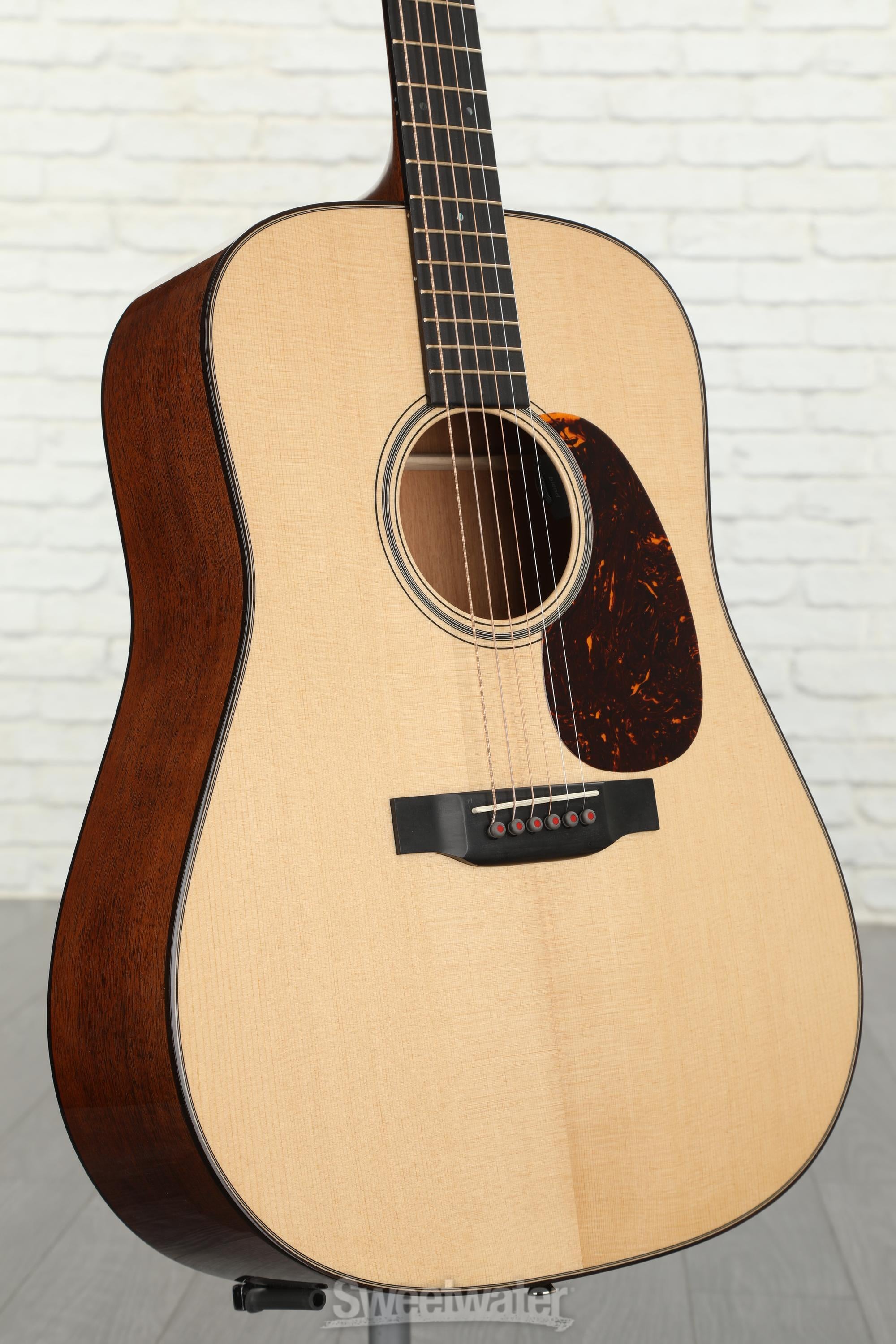 Martin D-18E Modern Deluxe Acoustic-electric Guitar - Natural