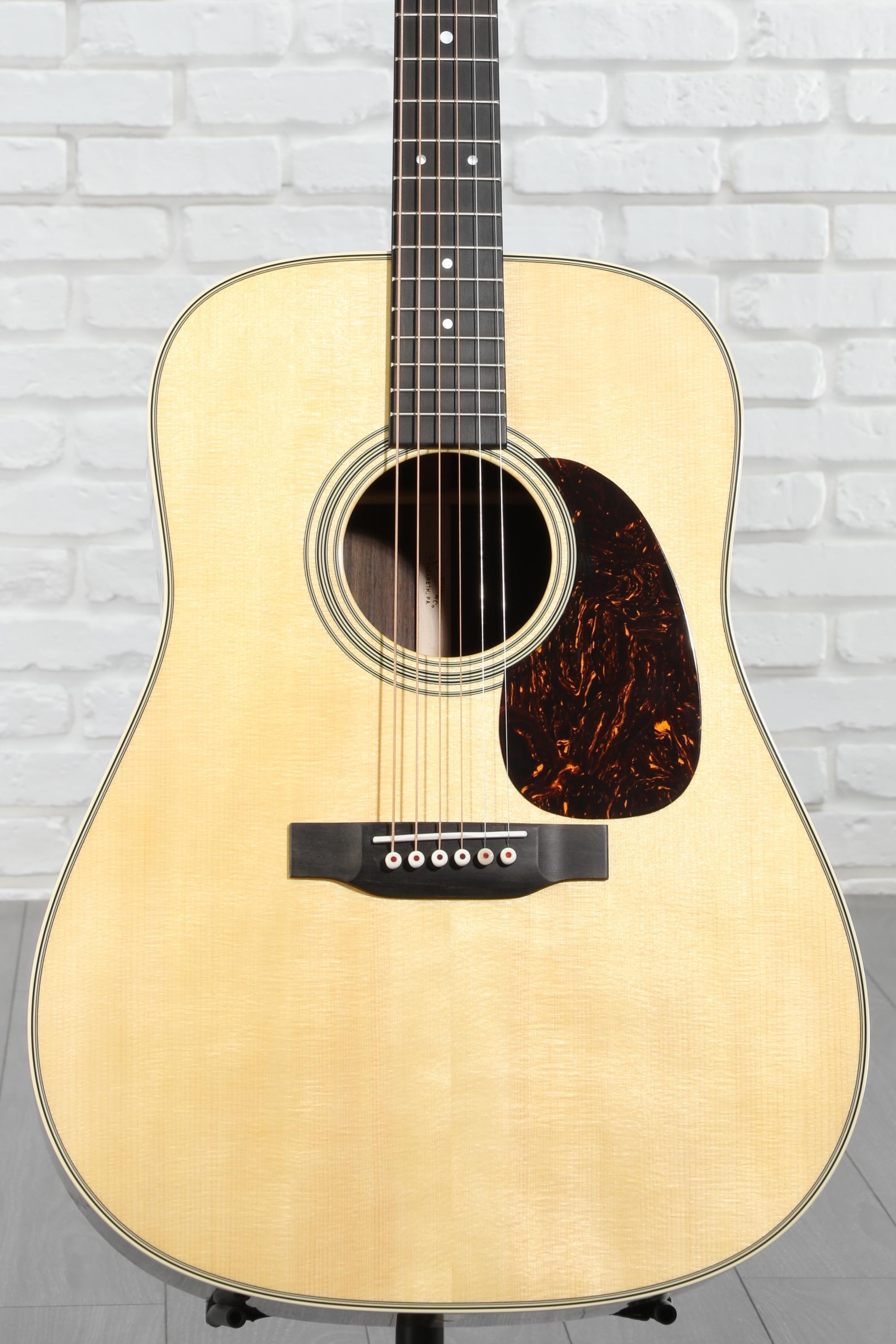 Martin & Co D-28 Martin D-28 Standard Series Acoustic Guitar - Natural with