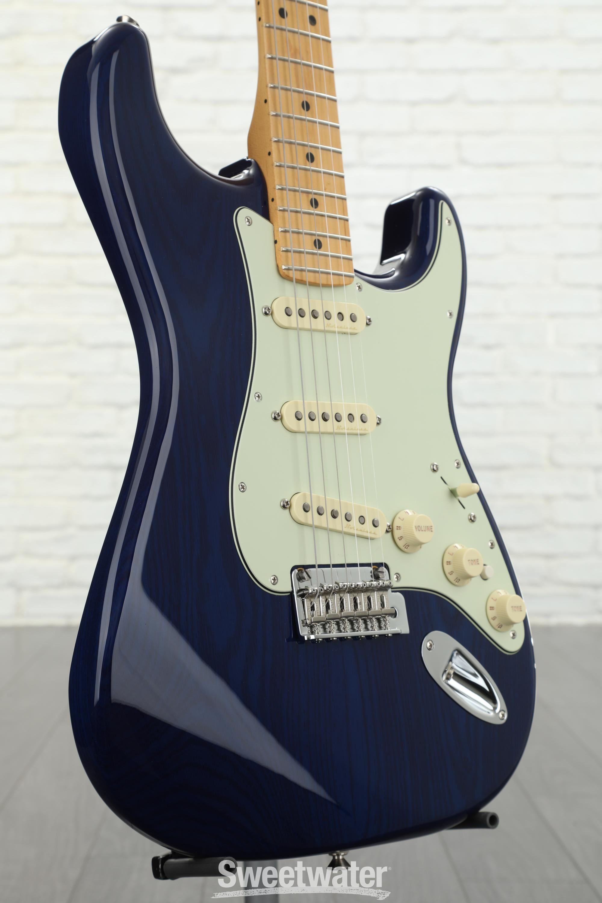 Fender stratocaster store sapphire blue