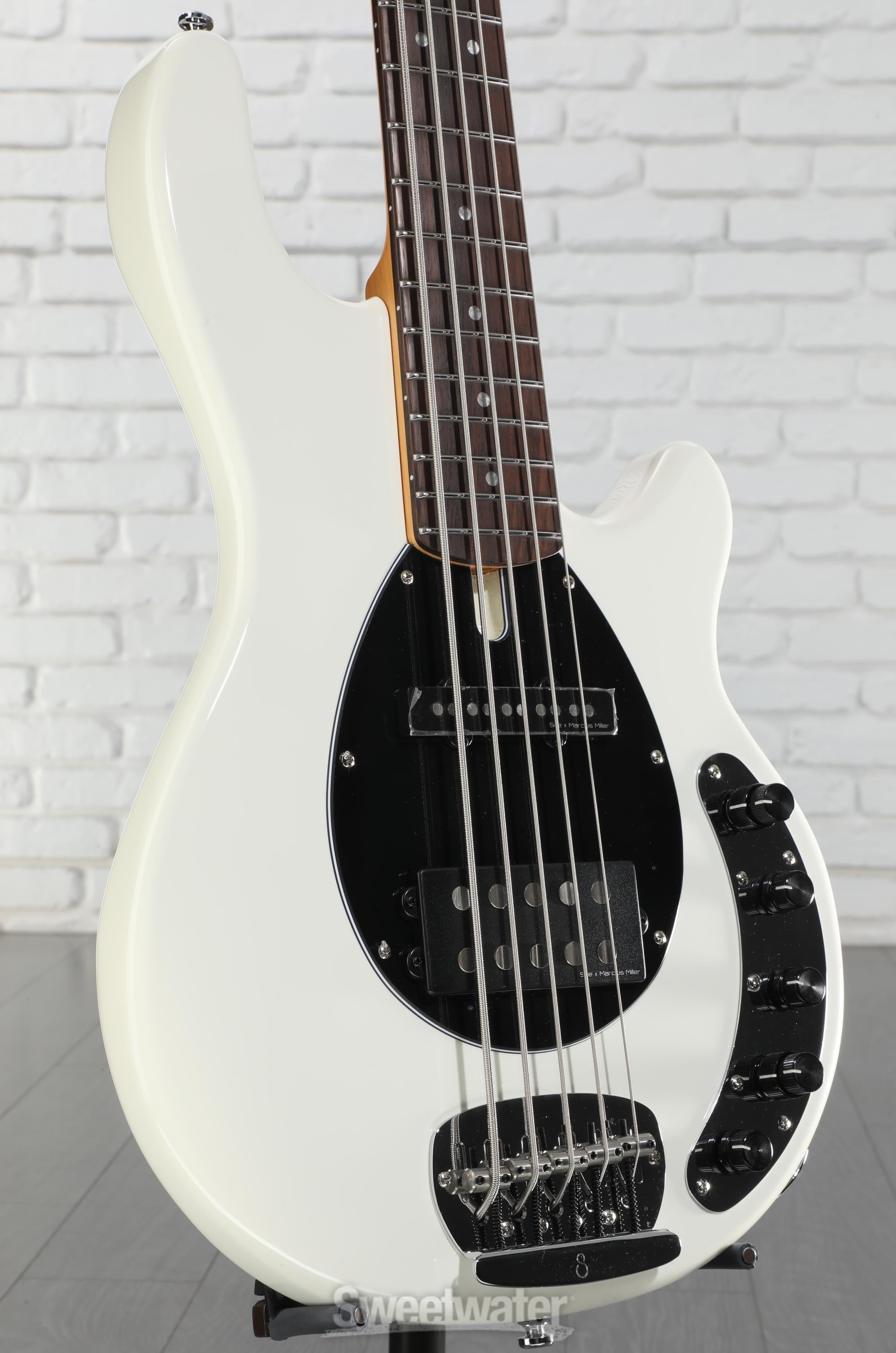 ベース Marcus Miller Z7-5 Marcus Miller Z7-5 Natural Swamp Ash – United States