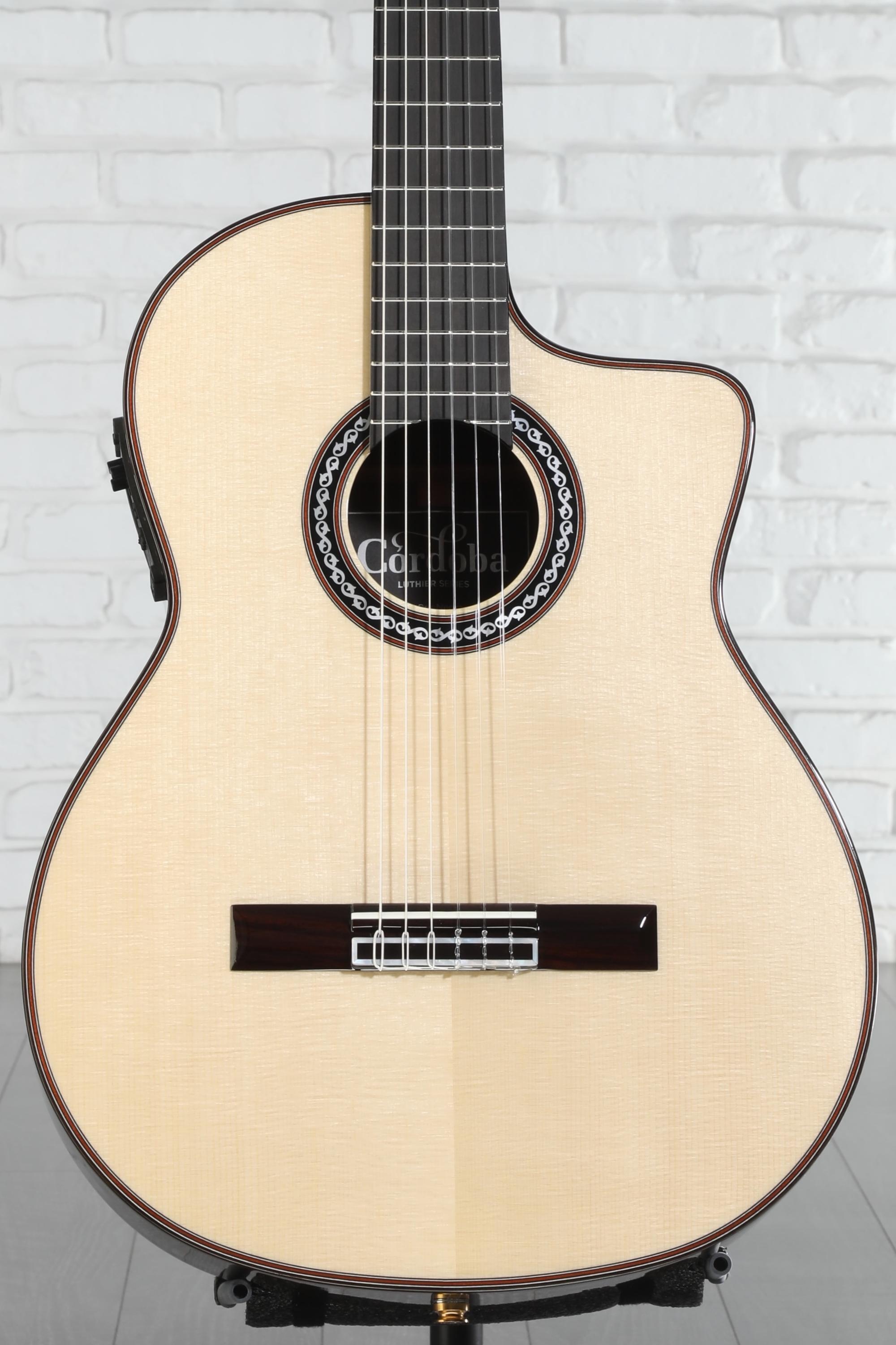 ギター Cordoba GK Pro Negra Cordoba GK Pro -Cutaway Negra Flamenco Guitar -Fishman ProBlend Preamp