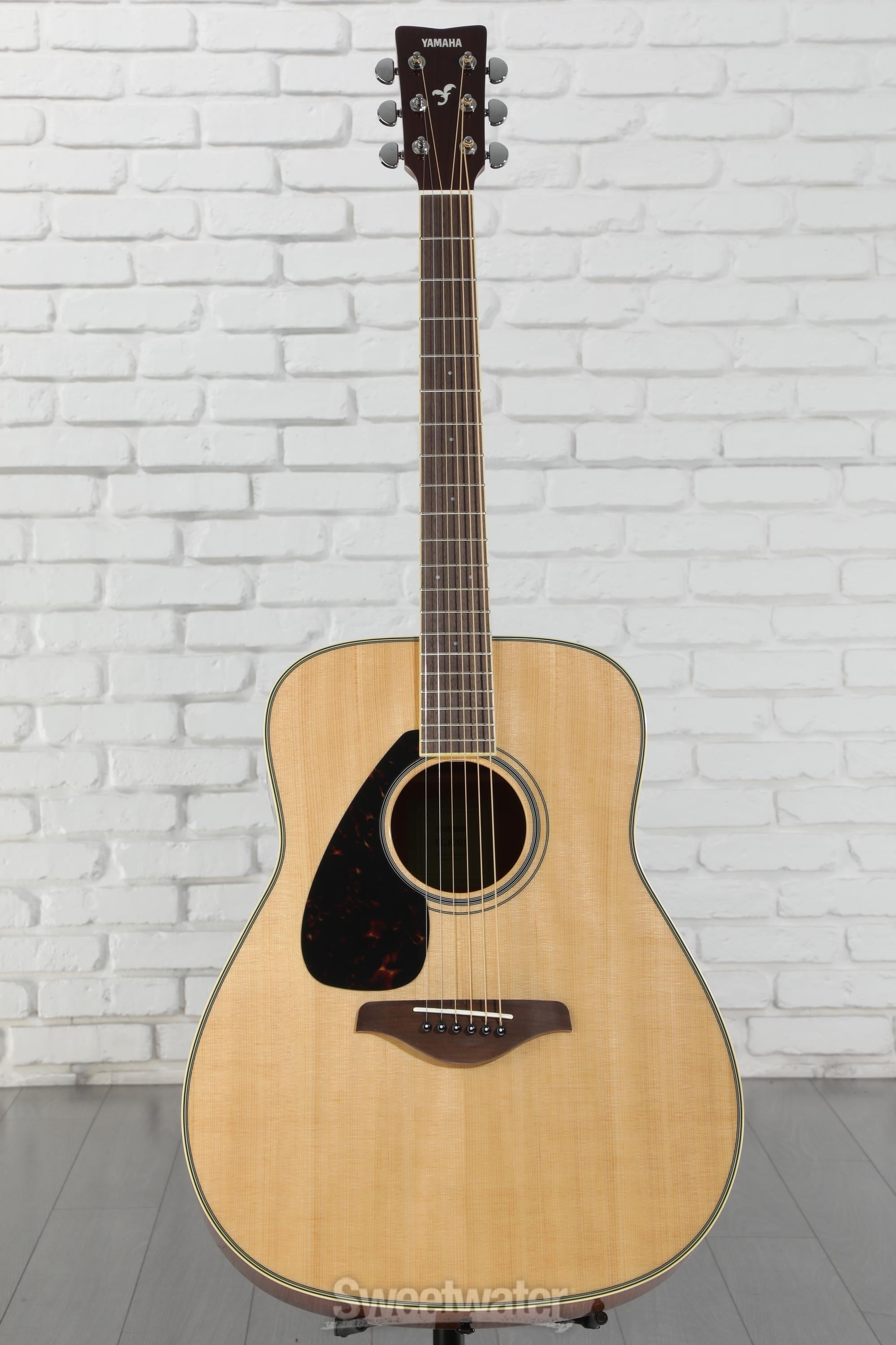 YAMAHA ( ヤマハ ) FG820 NATURAL Yamaha FG820 Dreadnought Acoustic Guitar - Natural | Sweetwater