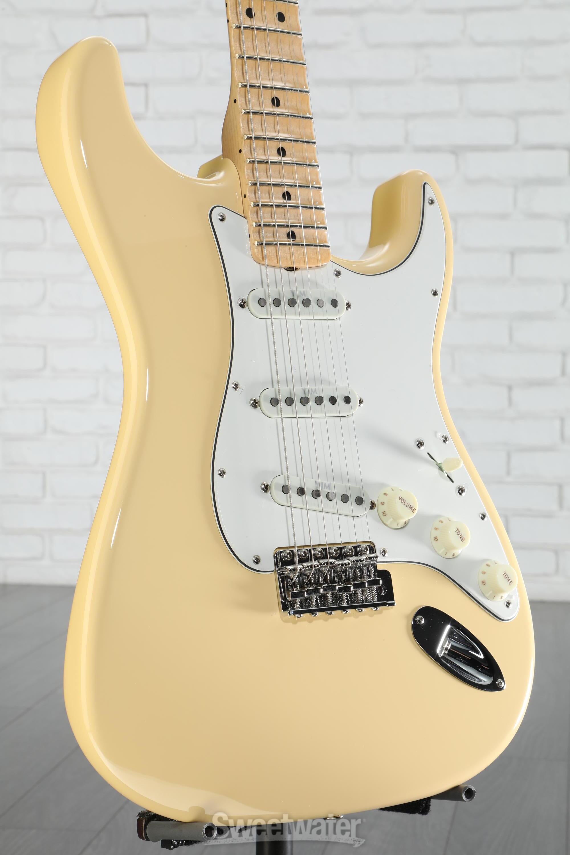 Fender Custom Shop Yngwie Malmsteen Signature Stratocaster - Vintage White with Scalloped Maple Fingerboard
