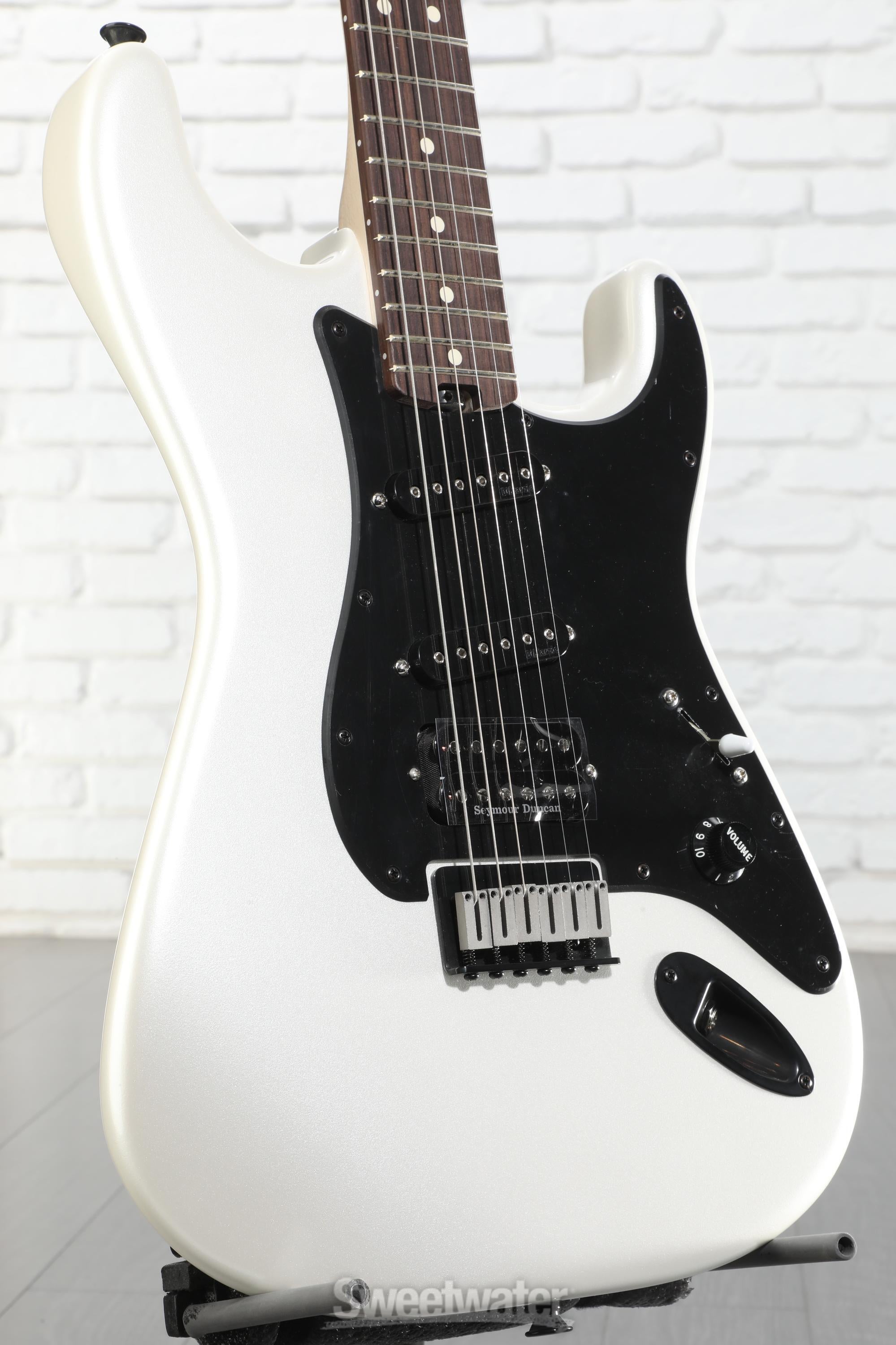 Charvel Jake E. Lee Signature Pro-Mod So-Cal Style 1