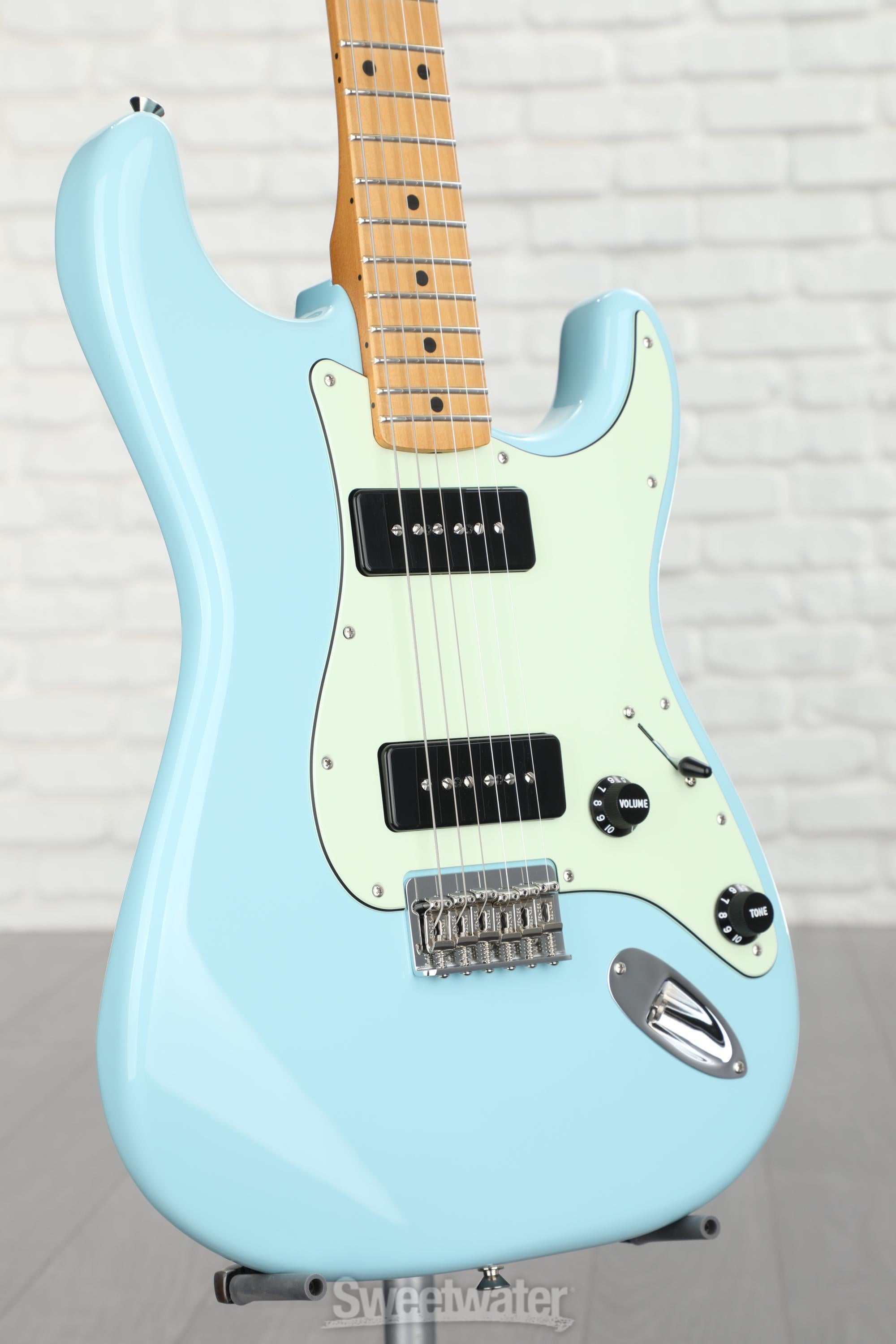 Fender Noventa Stratocaster - Daphne Blue with Maple Fingerboard 