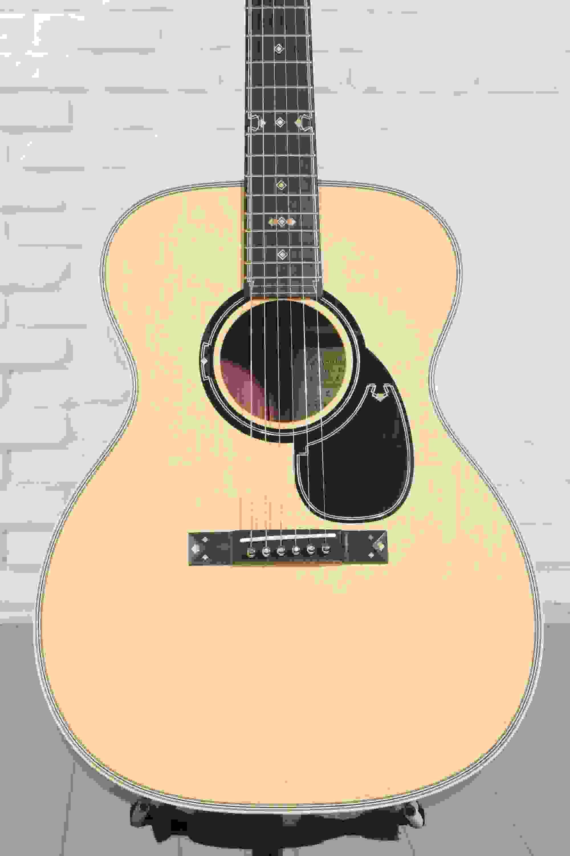 Martin OM 20th-century Limited Acoustic Guitar - Natural