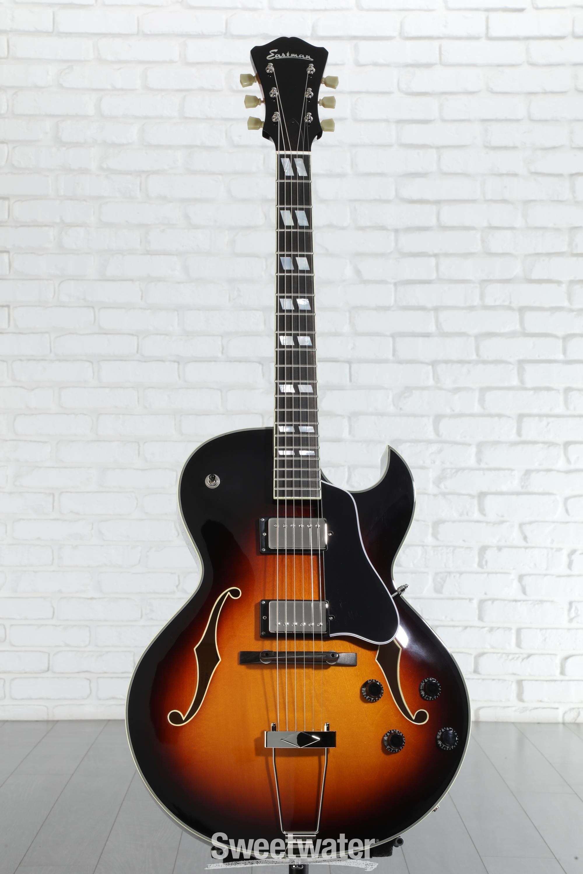 Eastman Guitars AR372CE Archtop Hollowbody Electric Guitar