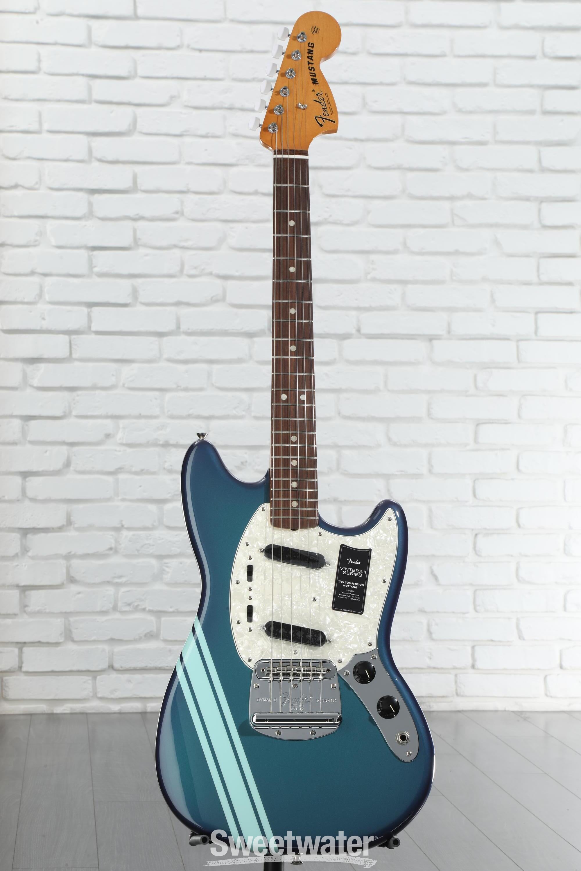 Fender Vintera II 70s Mustang Bass Competition Burgundy
