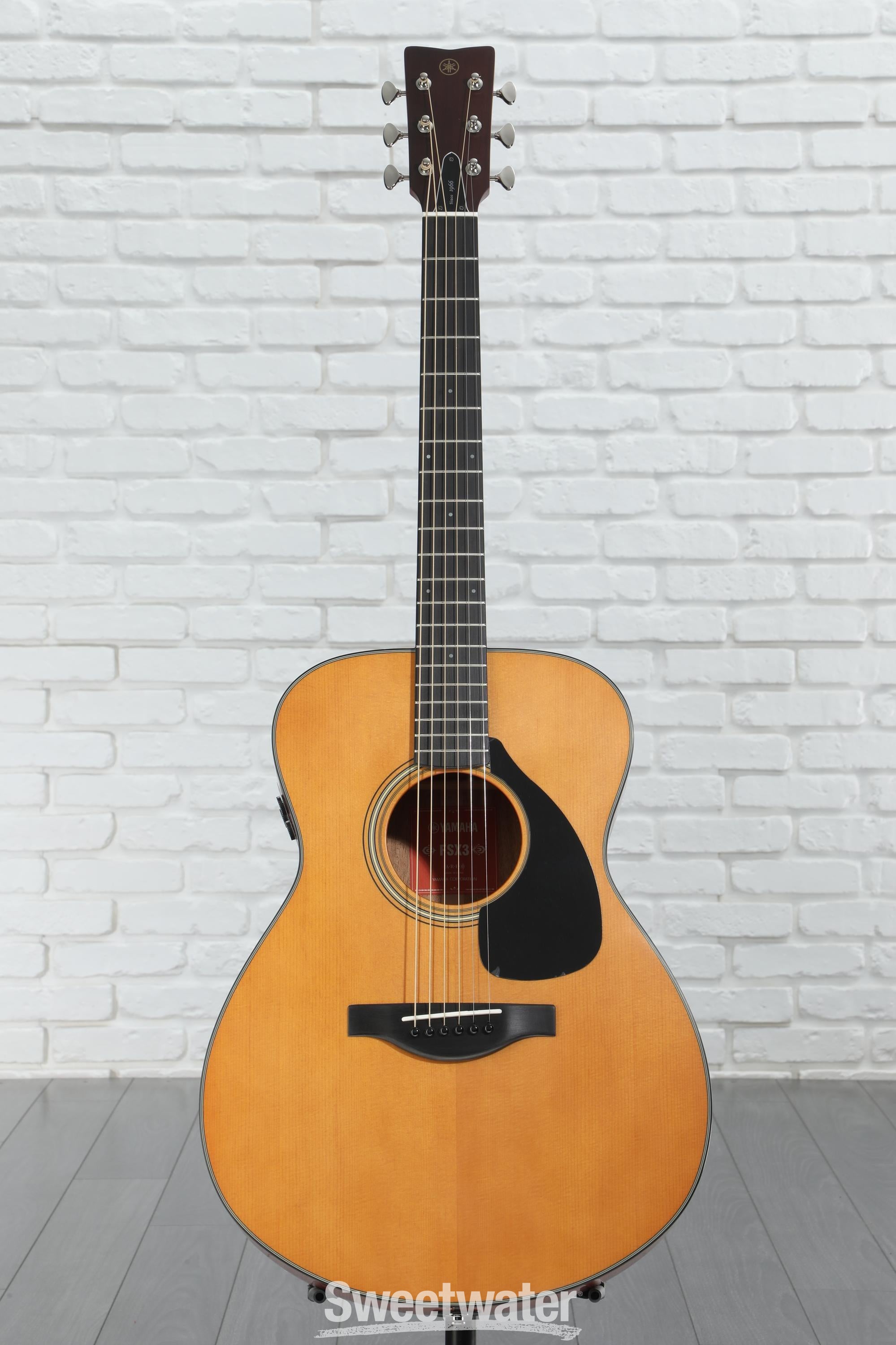 Yamaha Red Label FSX3 Acoustic-electric Guitar - Natural