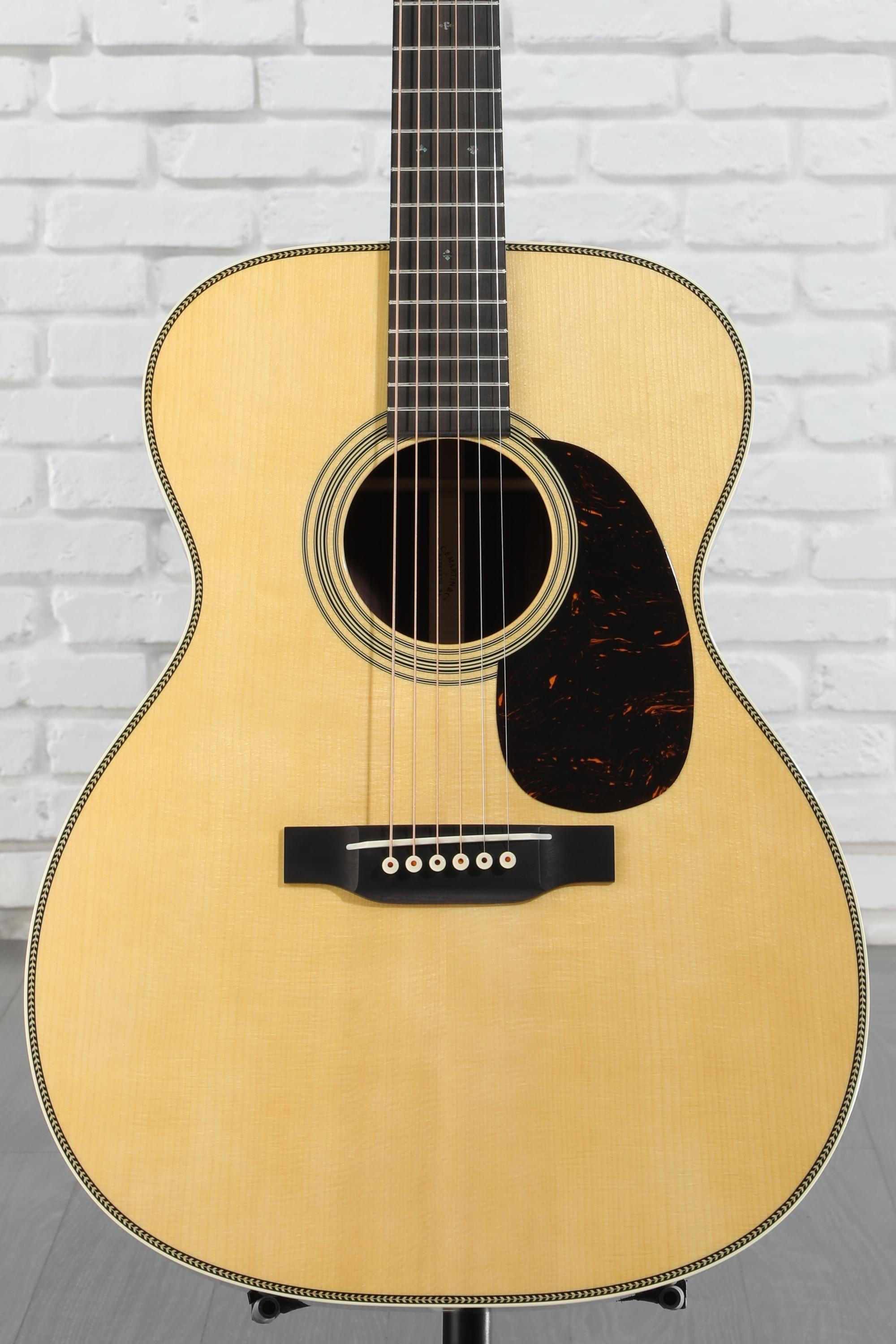 Martin 000-28 Standard Series Acoustic Guitar, Natural w
