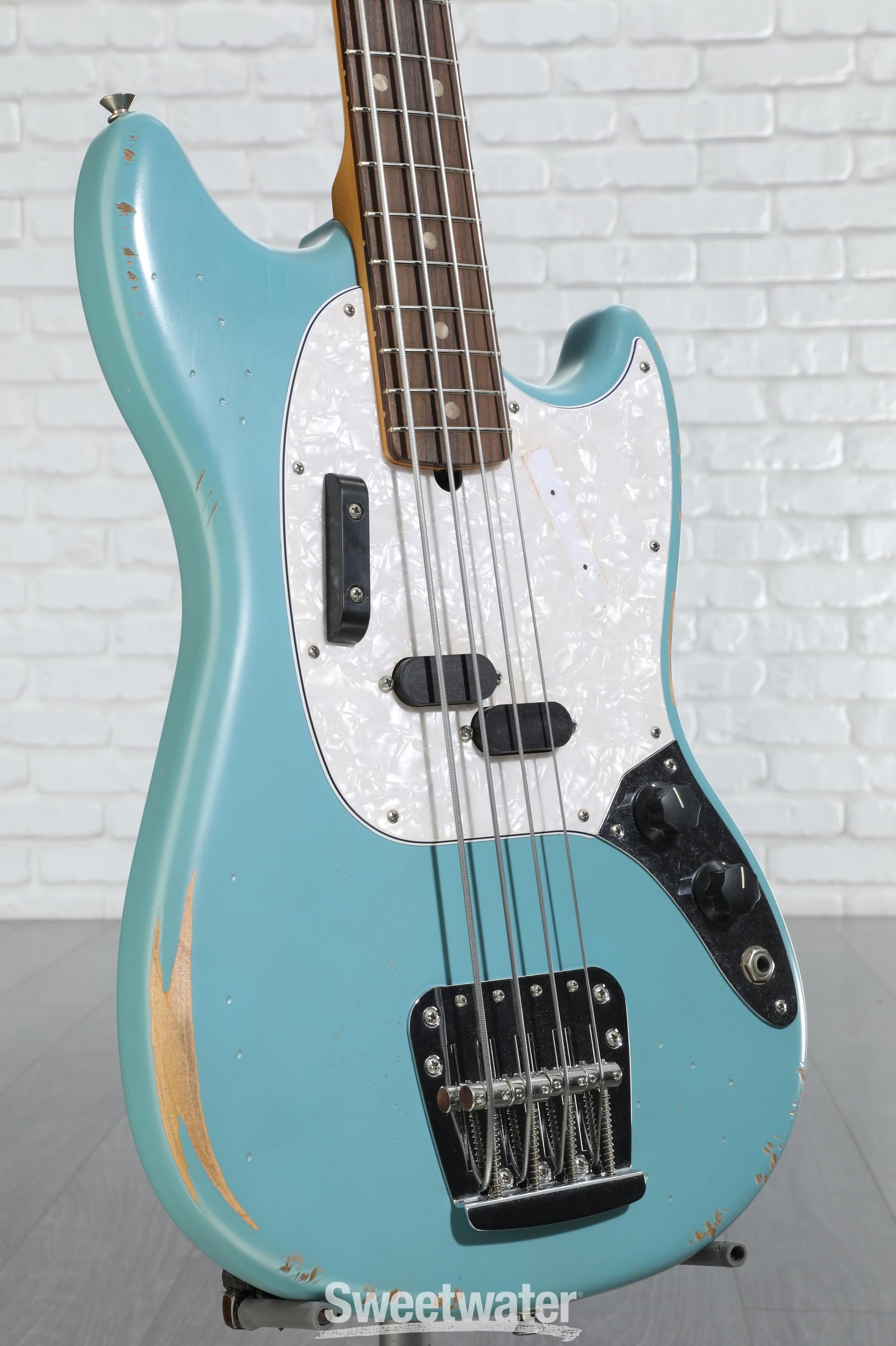 正式的 Fender Blue Daphne Faded - Bass Mustang Worn Road JMJ ベース