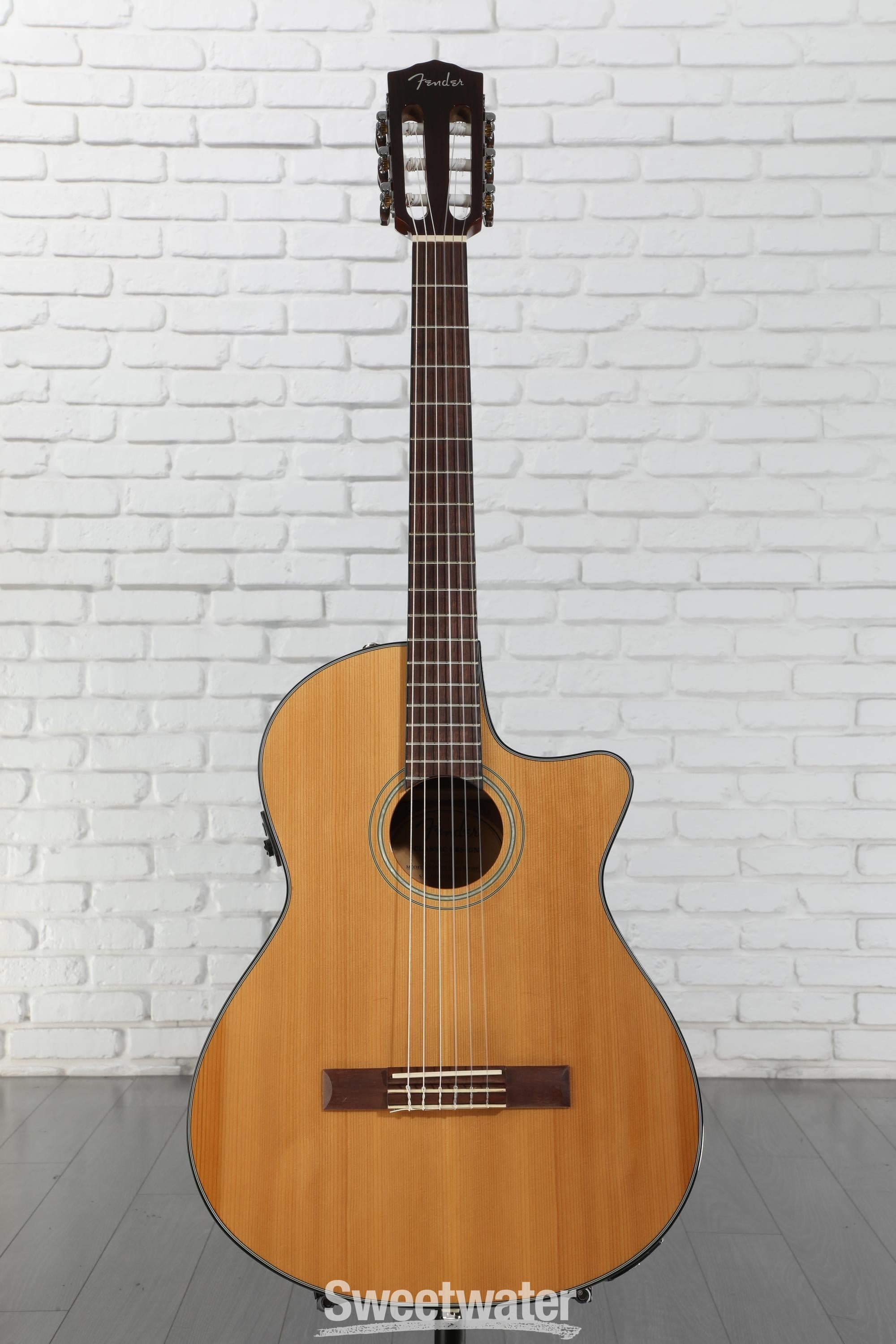 Fender CN-140SCE Natural ナイロン　エレガット Fender CN-140SCE Nylon Thinline Natural エレガットギター