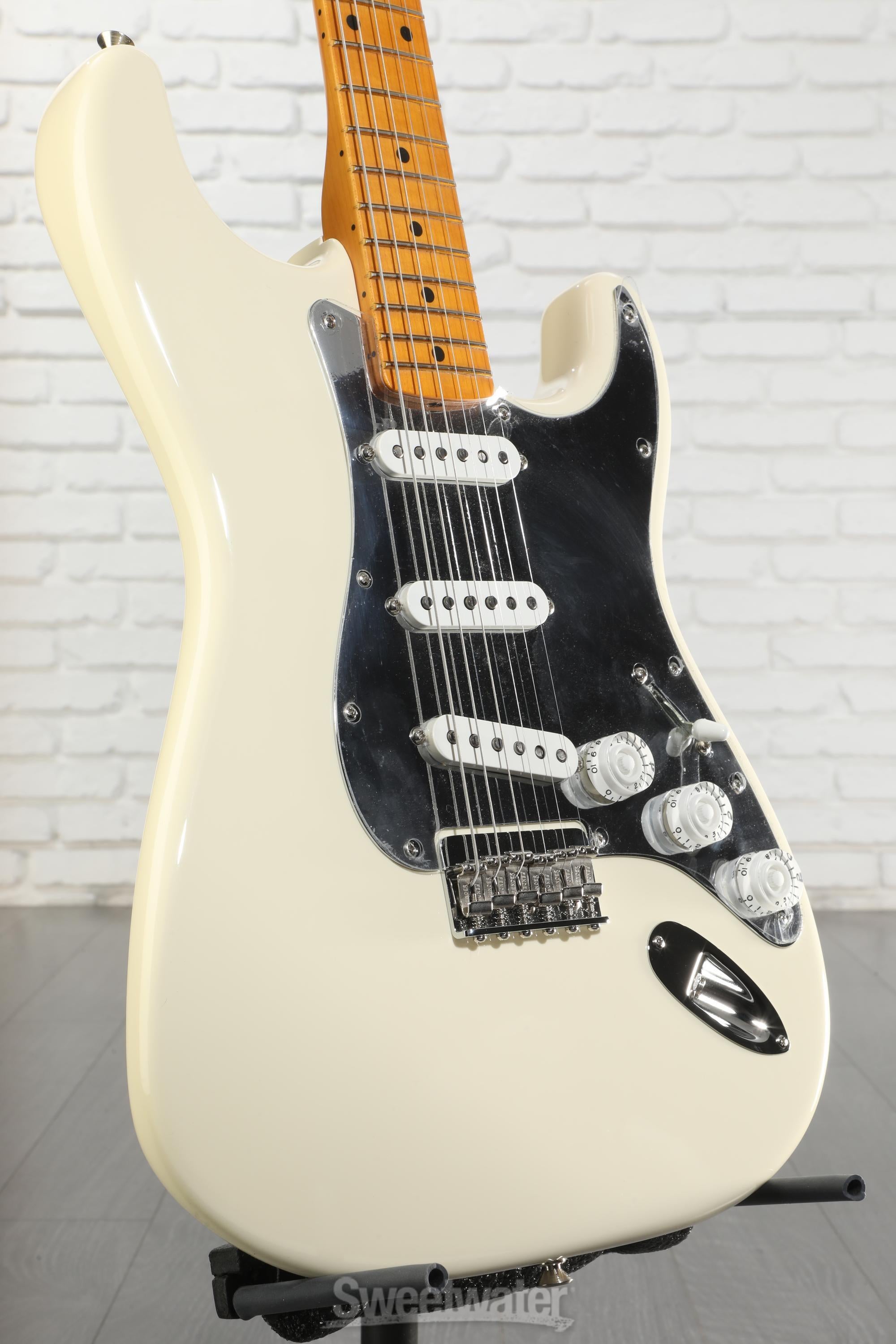 Photo of Fender Nile Rodgers Hitmaker Stratocaster Electric Guitar - Olympic White