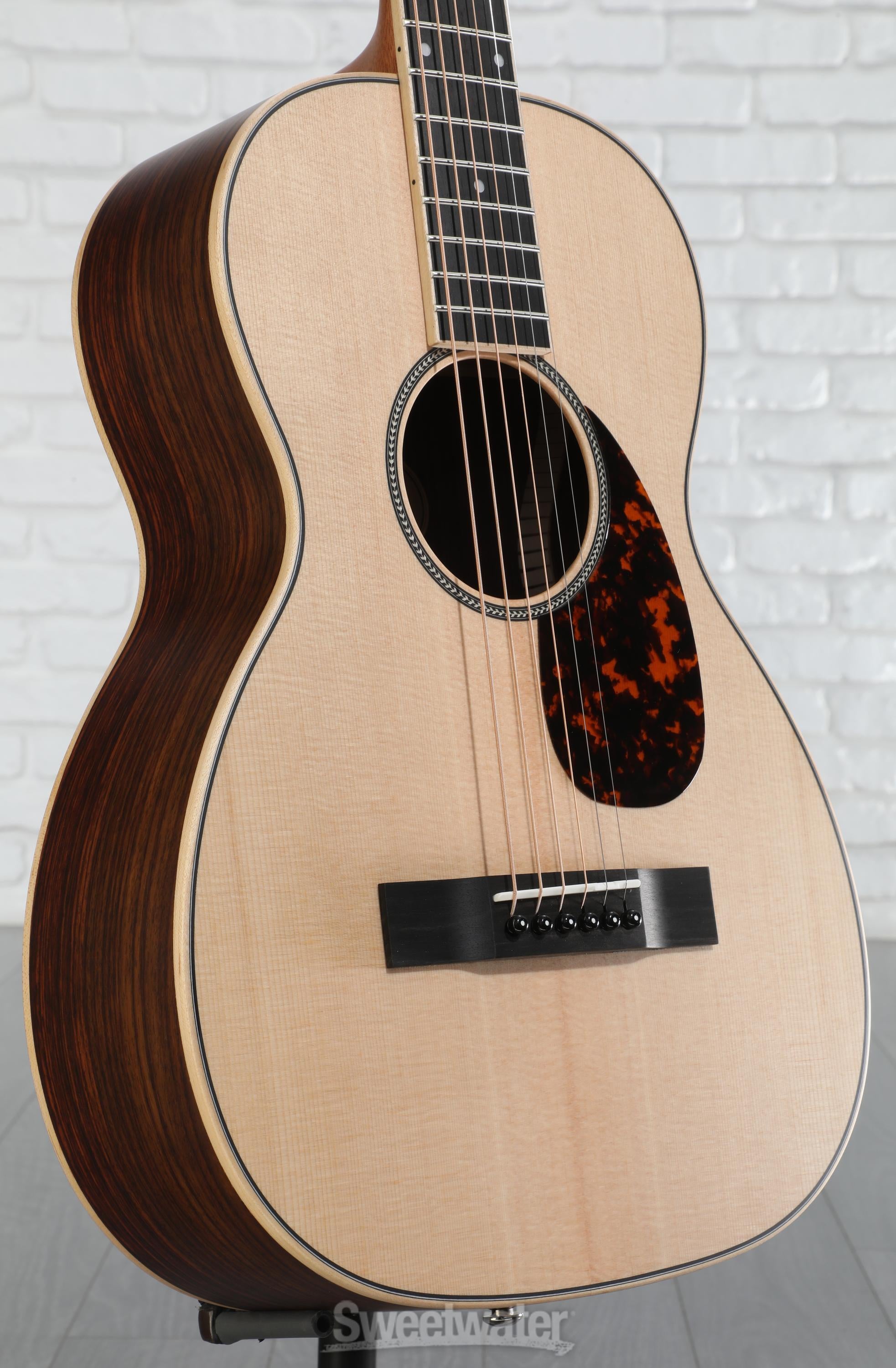 Larrivée Guitars - Products