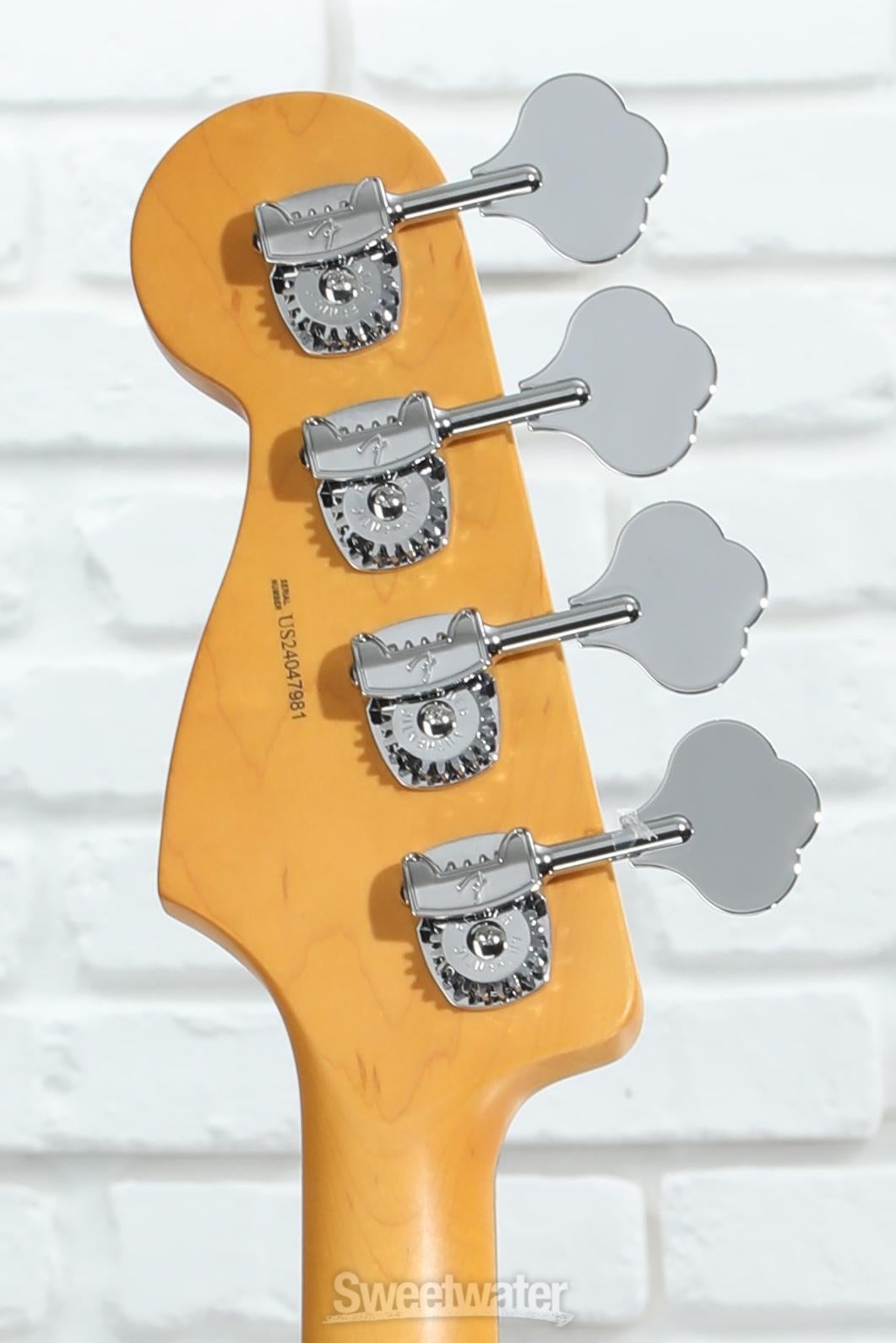 ベース fender AmericanProfessional II Jazz Bass Fender American Professional II Jazz Bass - Olympic White