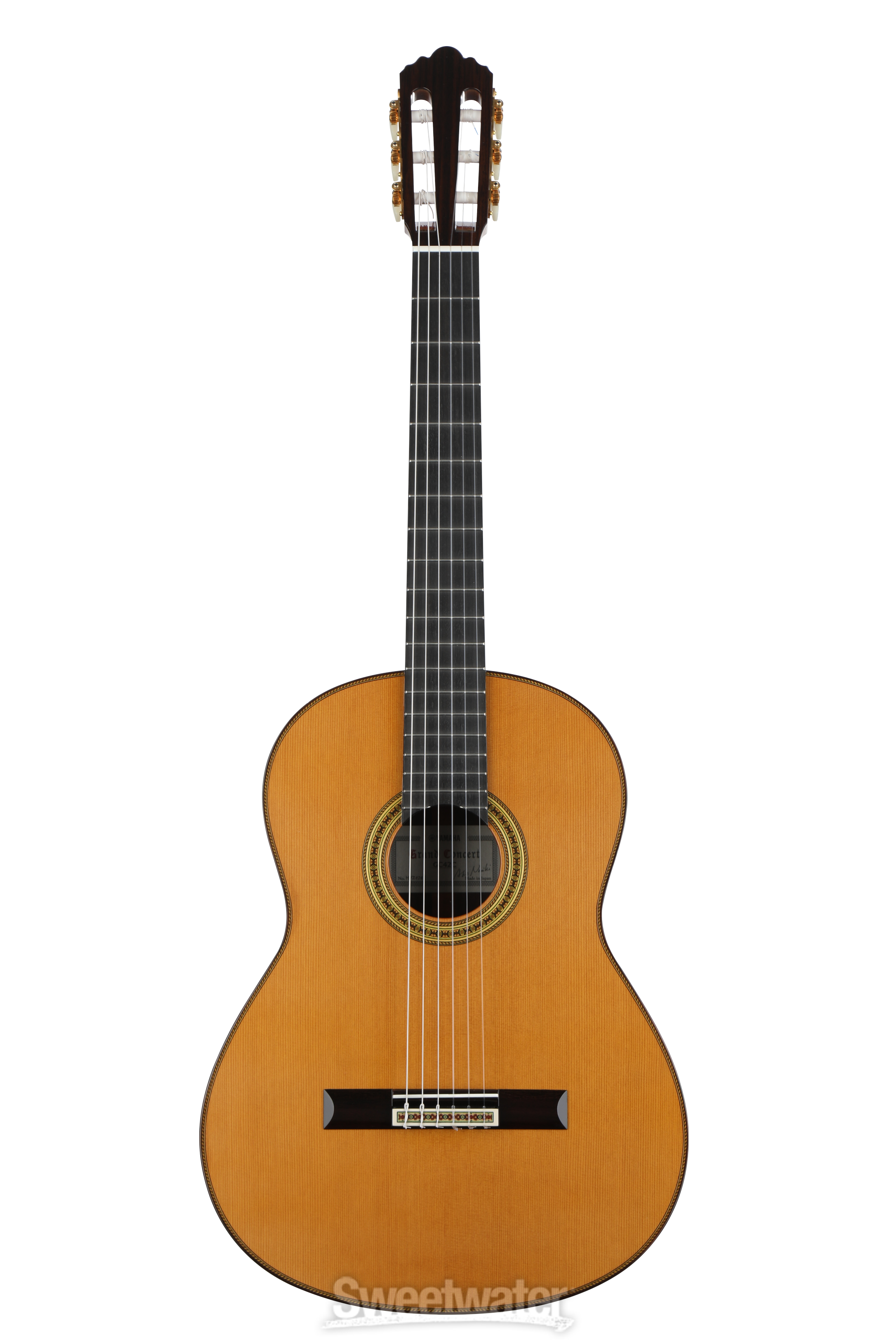 Yamaha gc32c classical online guitar