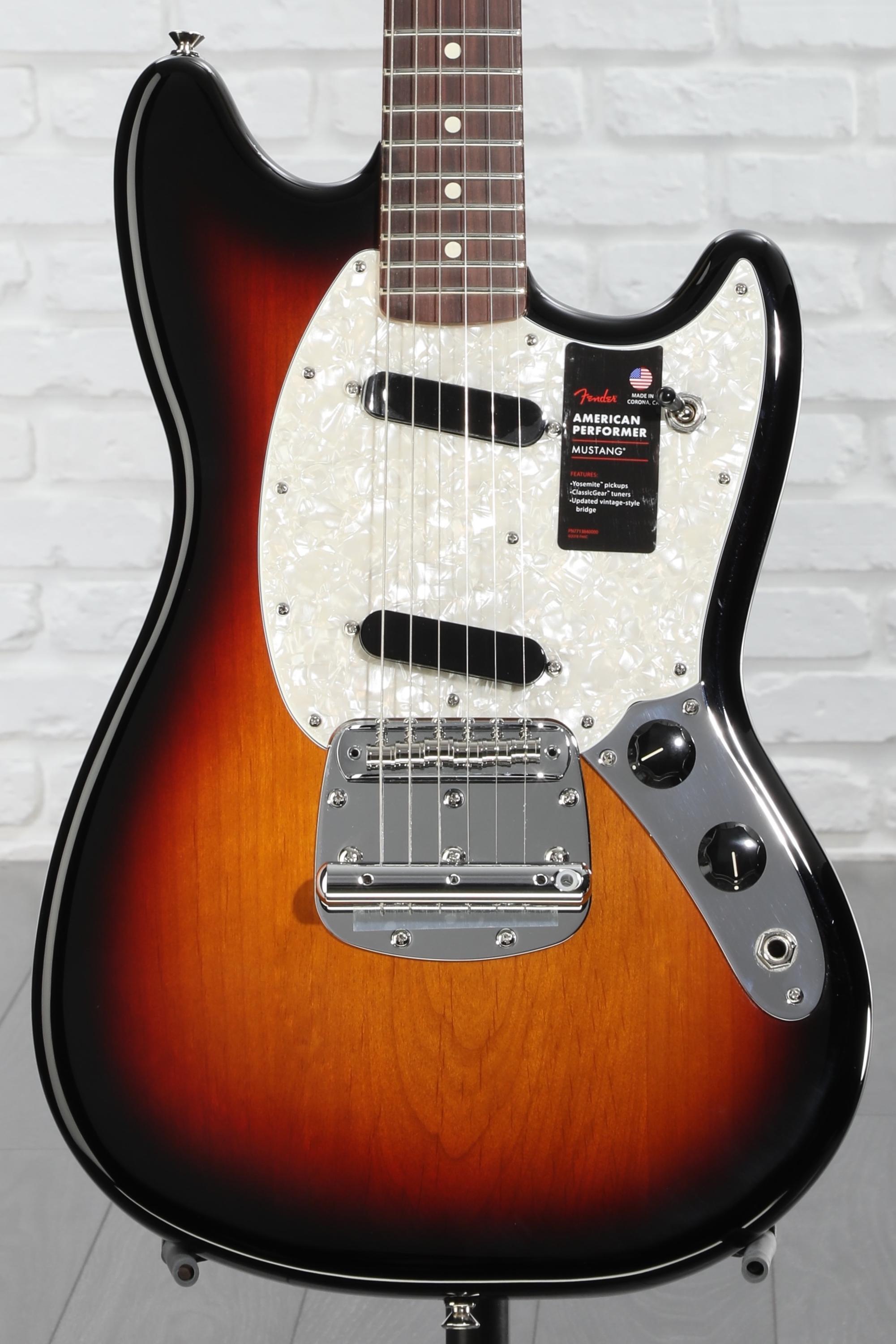 ギター Fender American performer Mustang Fender American Performer Mustang - 3-Tone Sunburst with