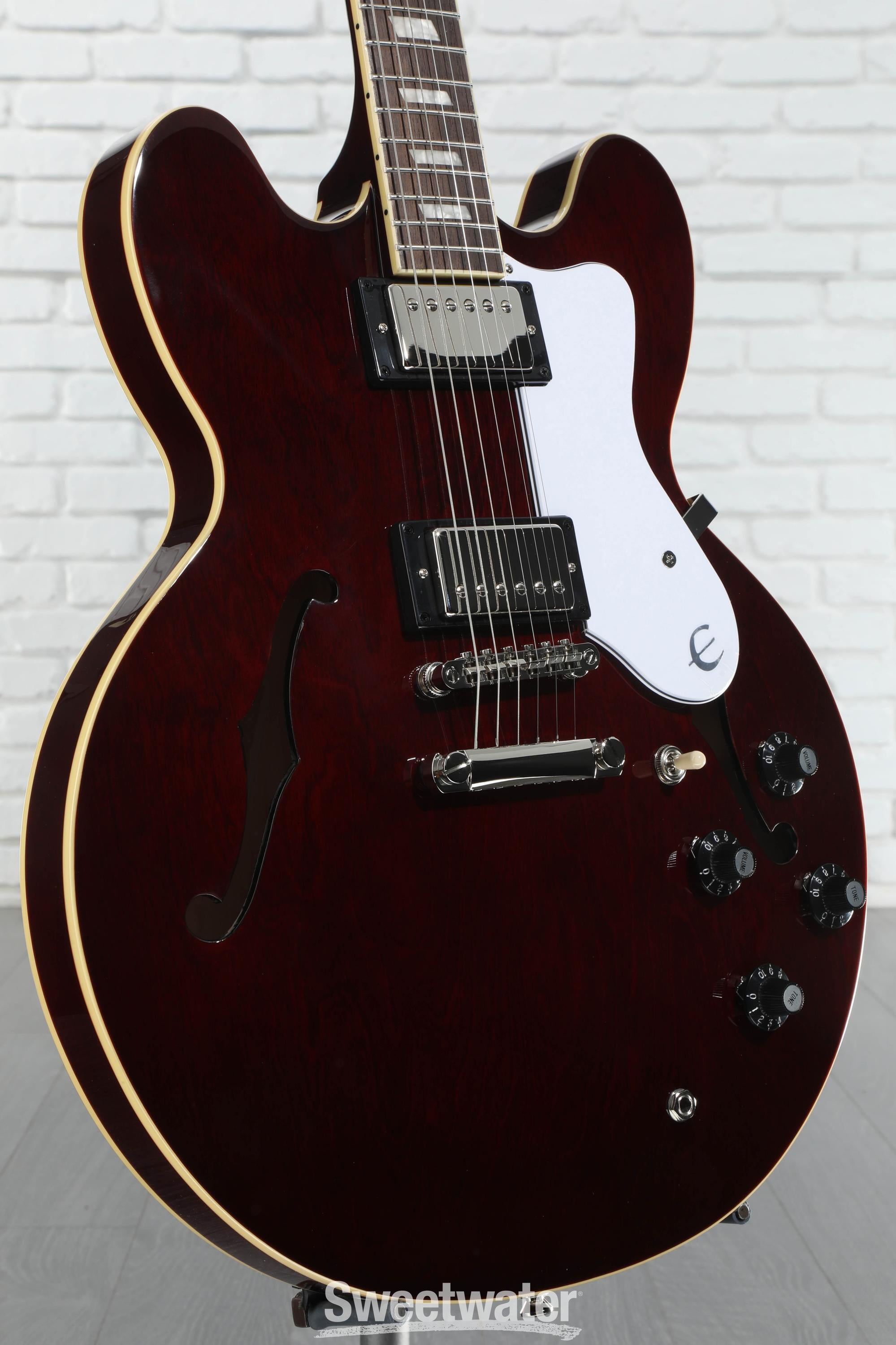 ギター Epiphone Noel Gallagher Riviera Epiphone Noel Gallagher Riviera Semi-Hollow Electric Guitar
