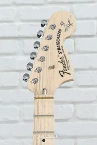 Fender Yngwie Malmsteen Stratocaster Electric Guitar - Vintage White with Maple Fingerboard