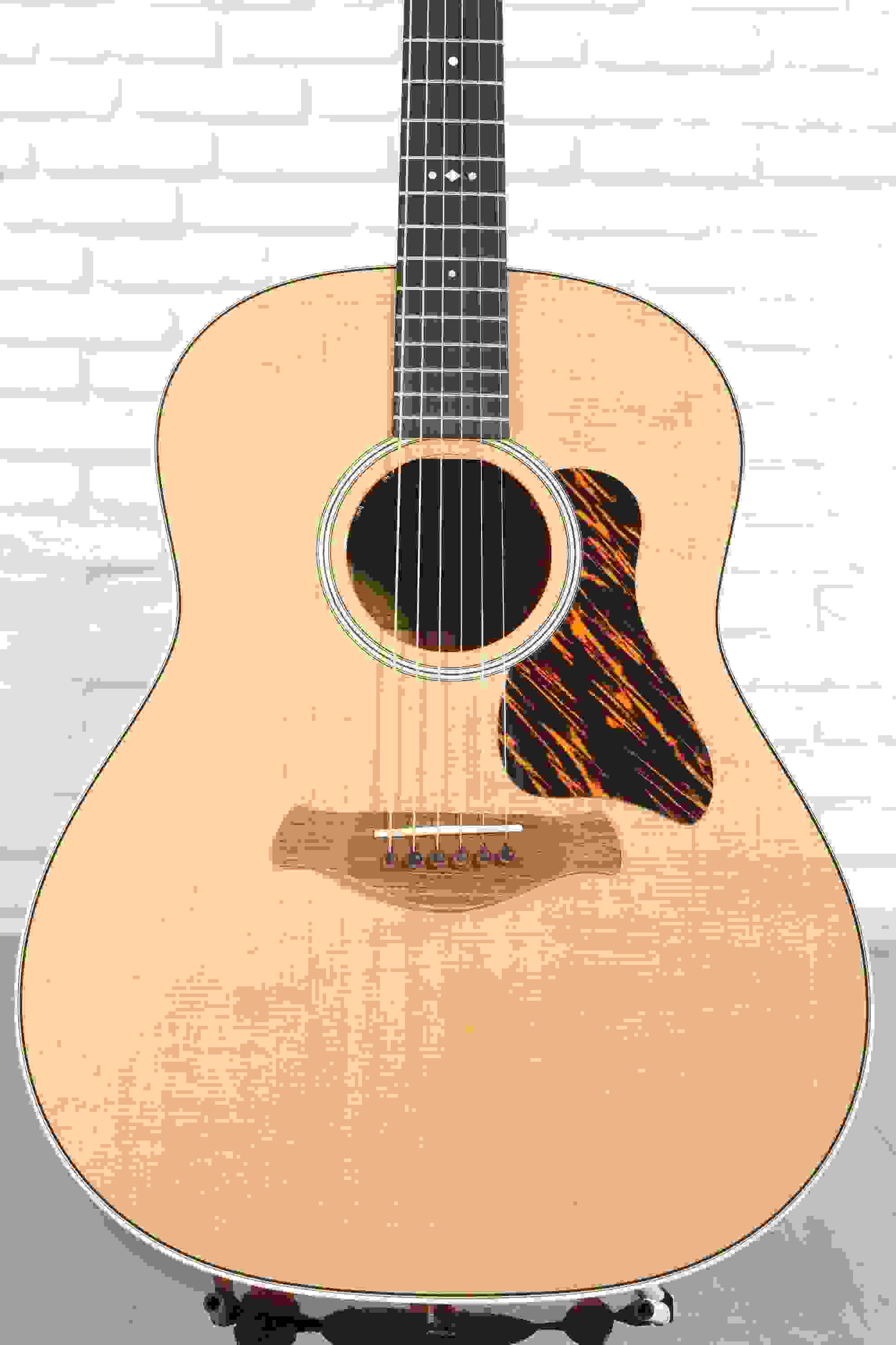 Taylor Gold Label 517e Acoustic-electric Guitar - Natural with Firestripe Pickguard