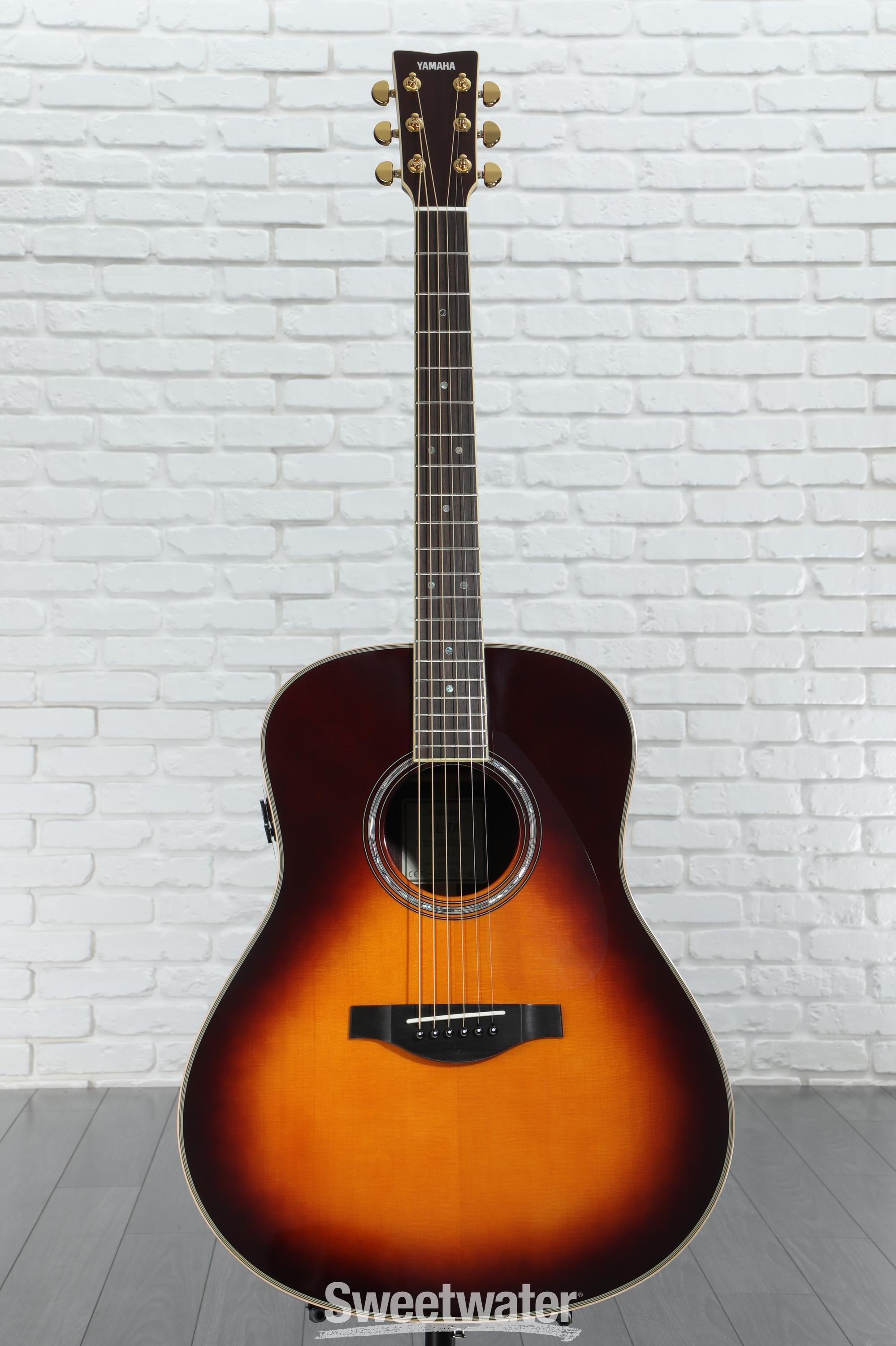 ヤマハLL-TA Yamaha LL-TA TransAcoustic Jumbo Concert Acoustic-Electric