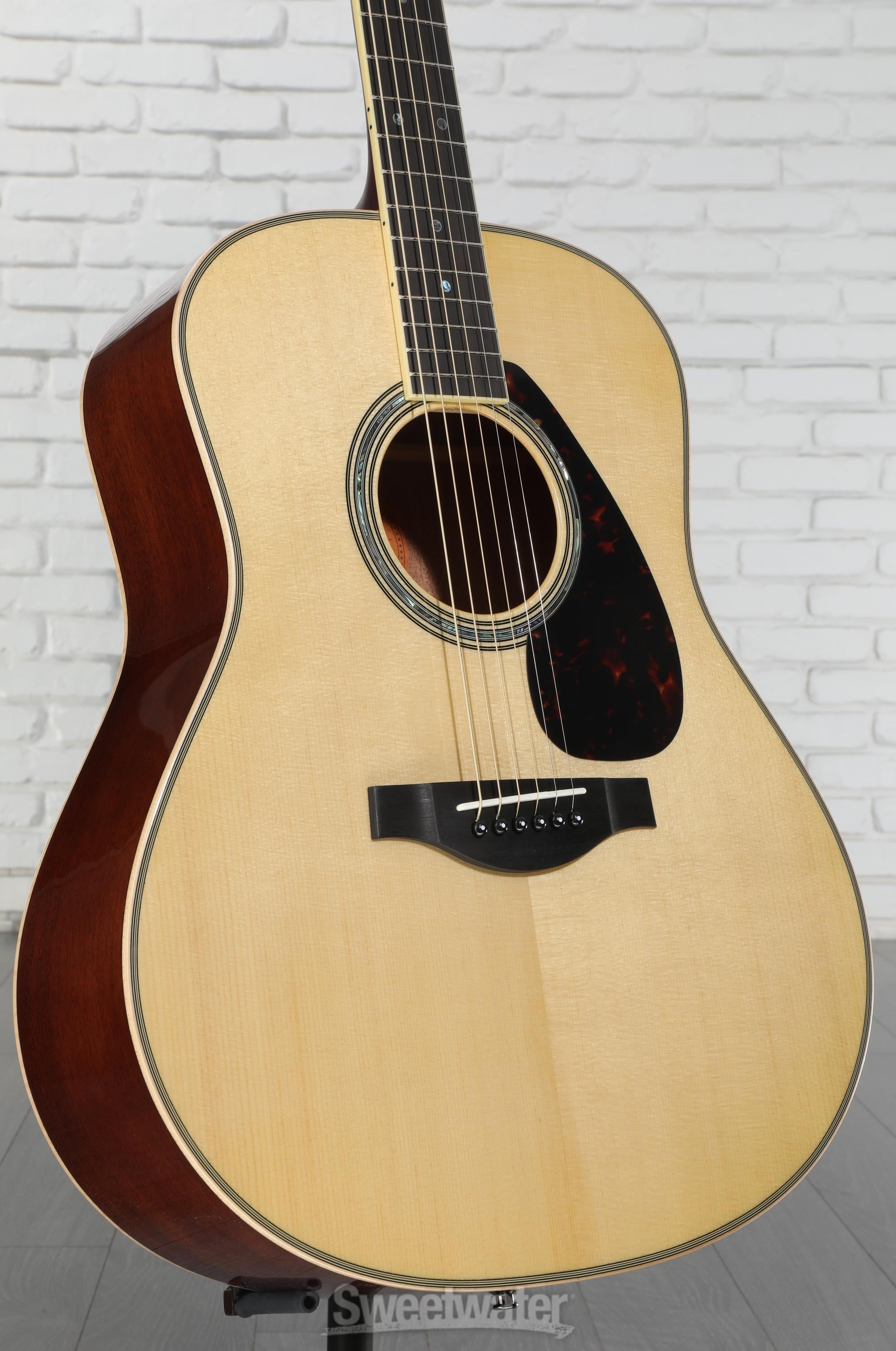 Yamaha LL16M ARE Original Jumbo Acoustic-electric Guitar - Natural