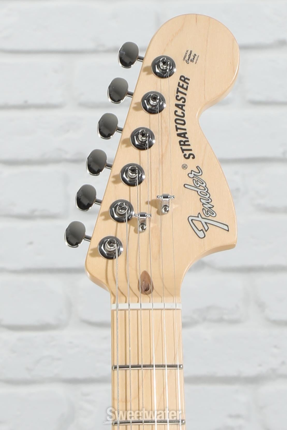 Fender American Performer Stratocaster HSS - Black with Fender American Performer Stratocaster HSS - Black with