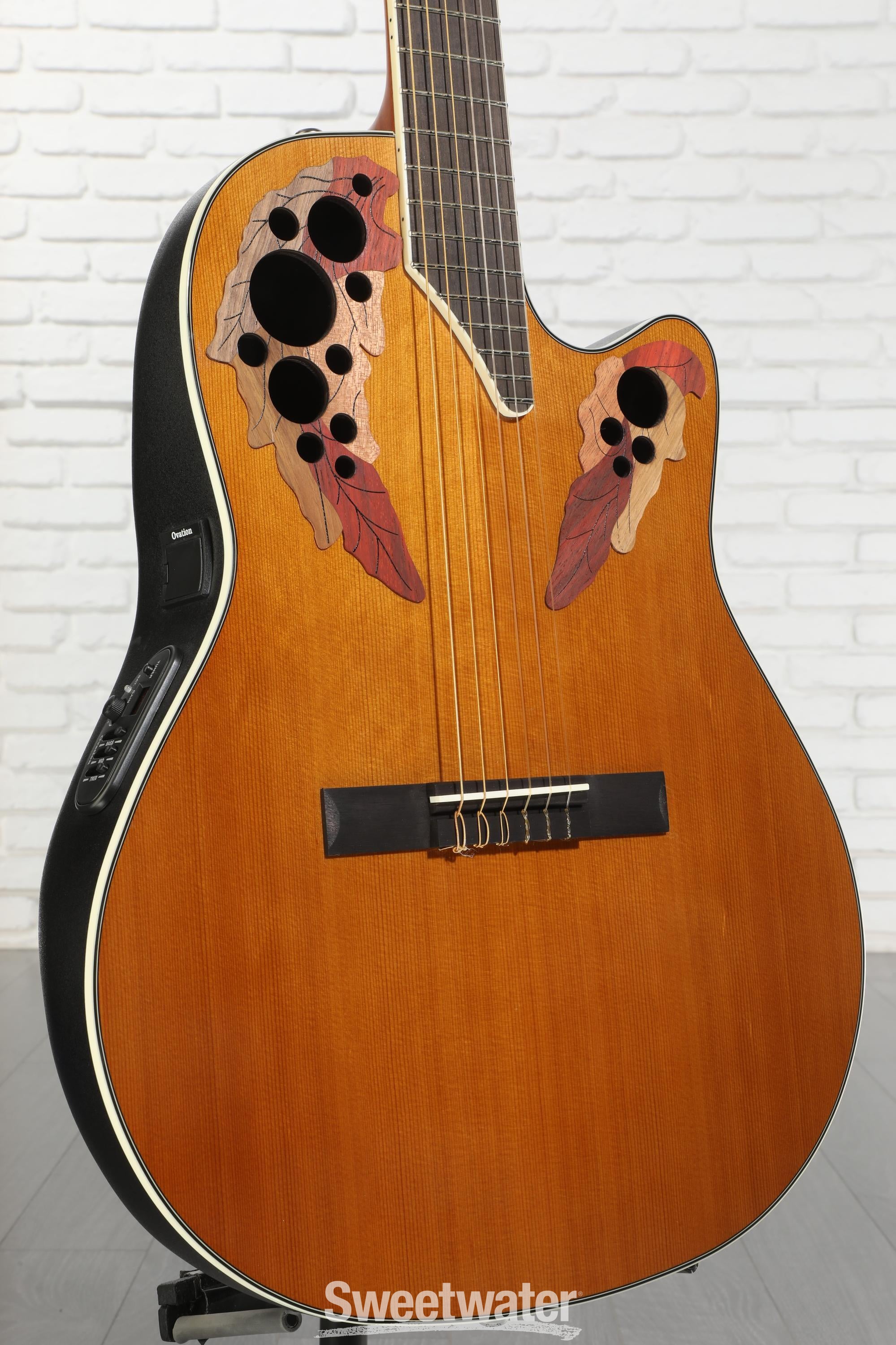 りん♪　 Ovation オベーション　セレブリティデラックス Ovation Celebrity Elite CE44C-4A Mid-depth Classical - Natural