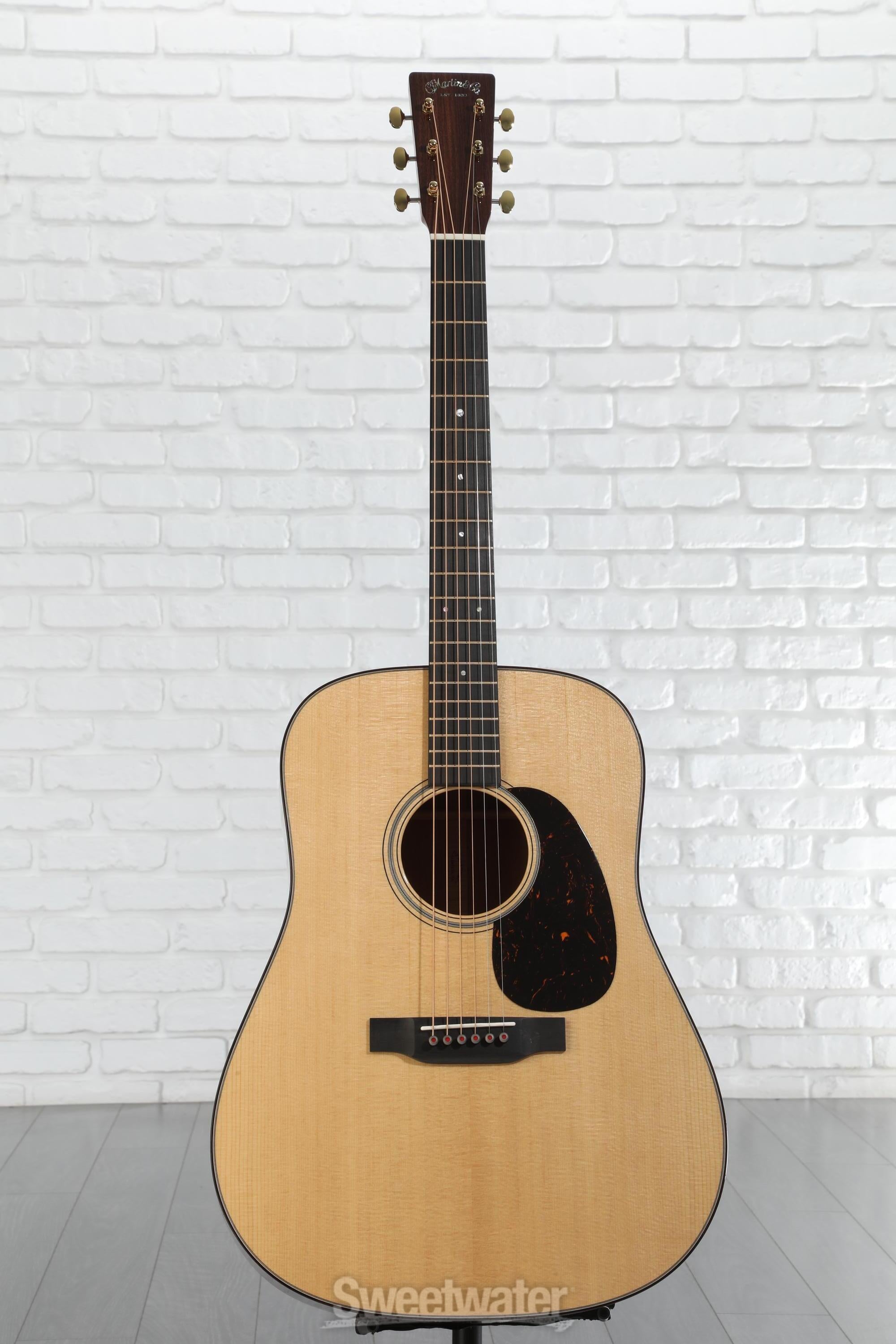 美品　Martin D-18V Martin D-18 Standard Series Acoustic Guitar - Natural with