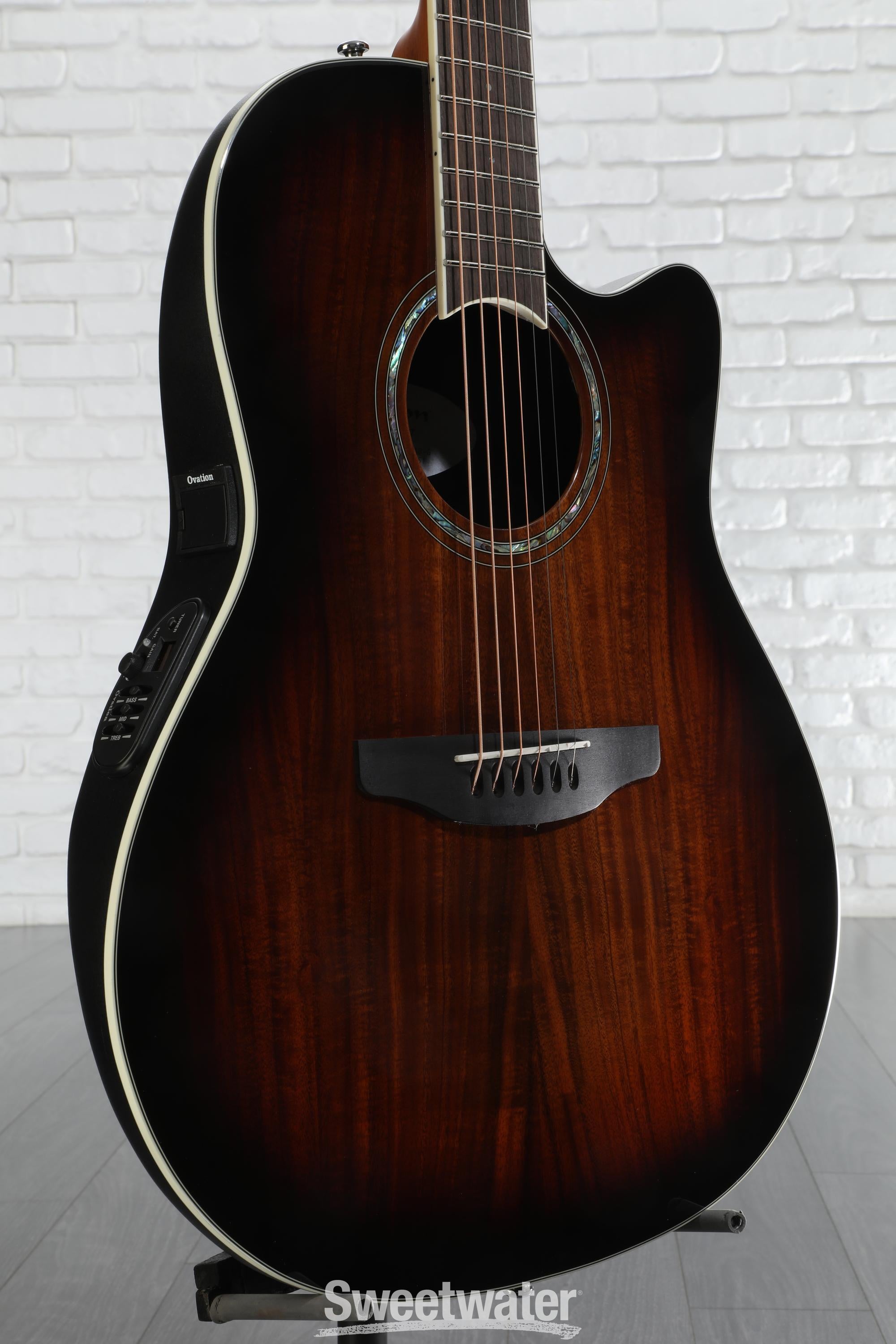 【美品、新品弦張替済】Ovation エレアコ CS28P-KOAB 美品、新品弦張替済】Ovation エレアコ CS28P-KOAB