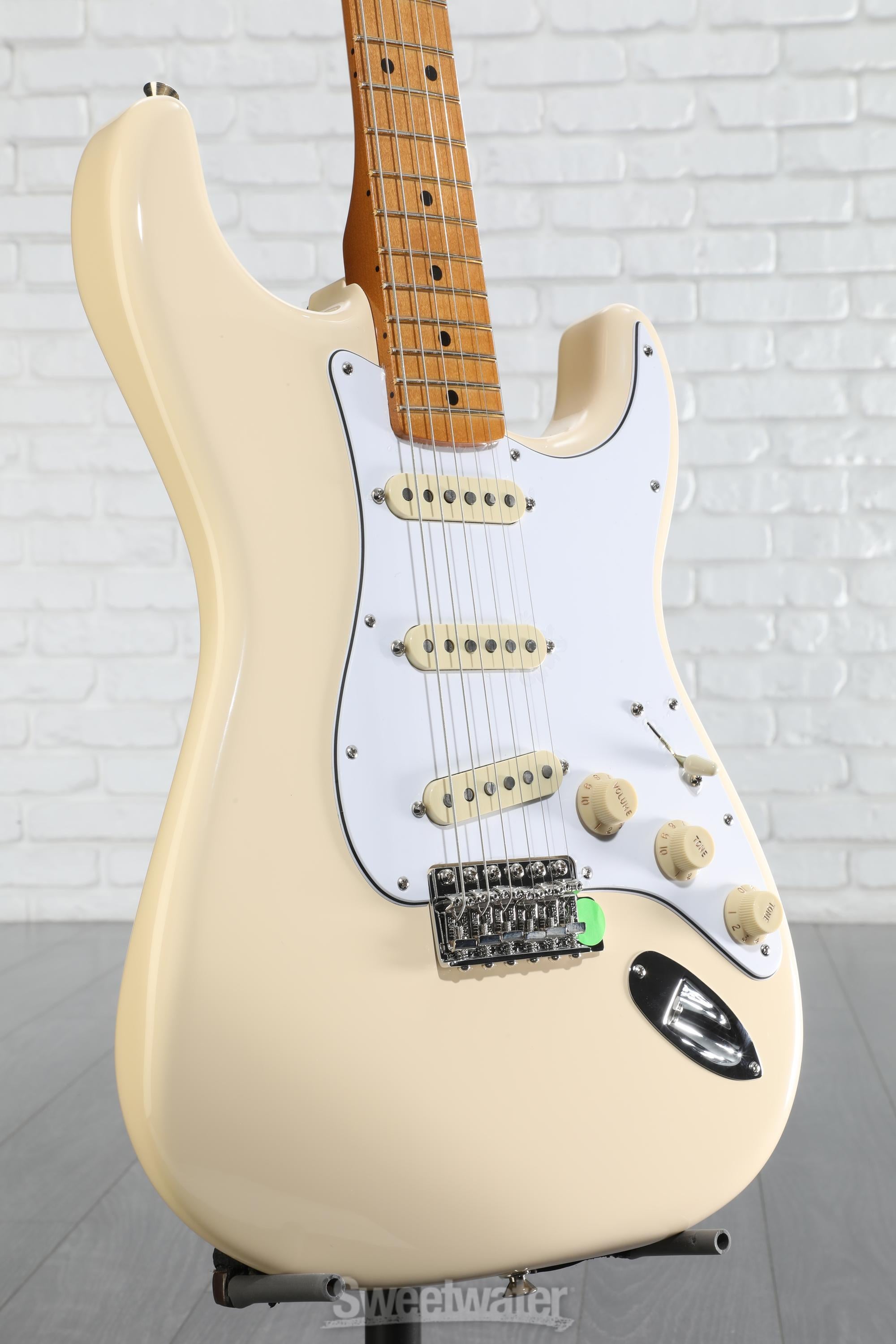 Fender Jimi Hendrix Stratocaster - Olympic White with Maple Fingerboard