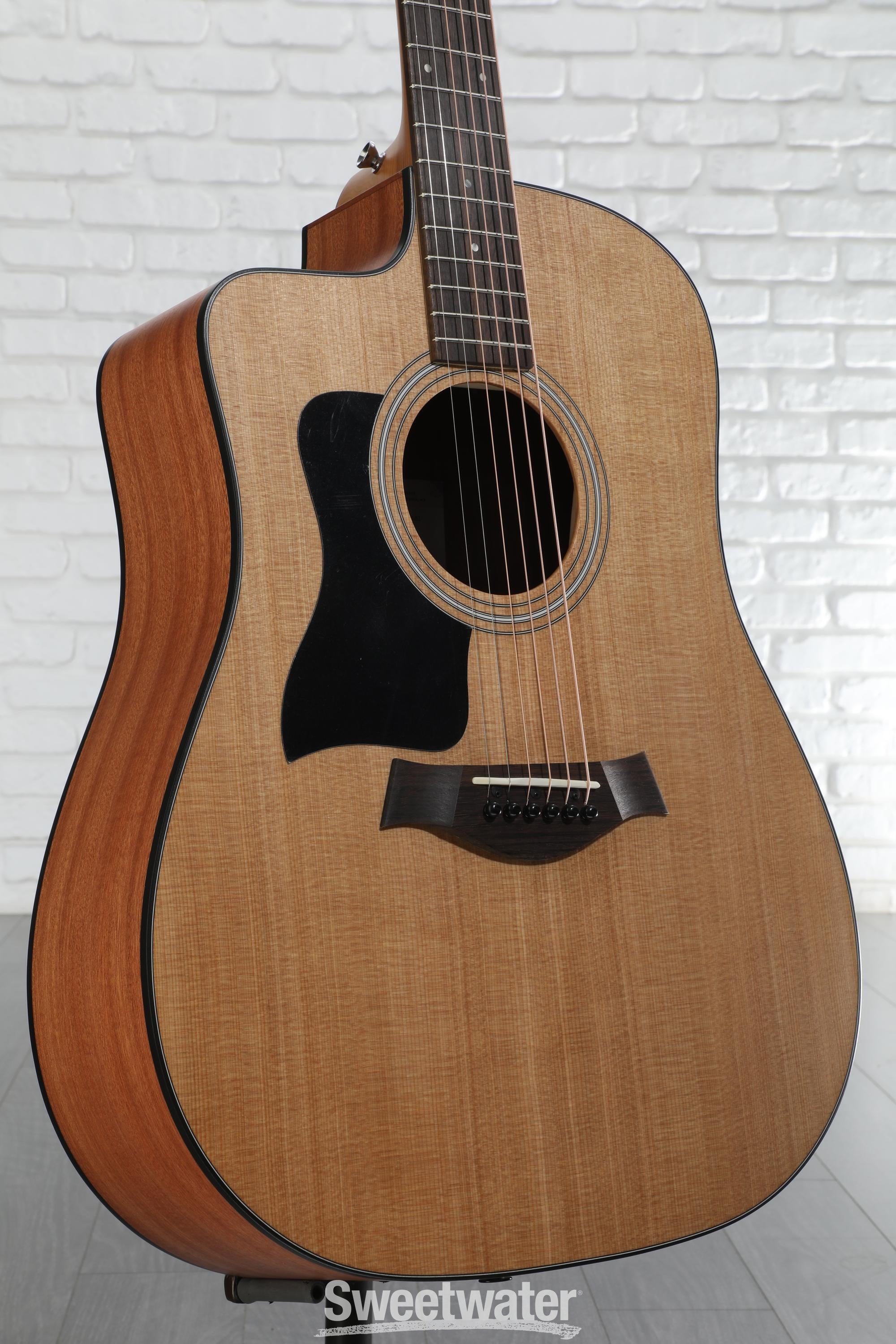 Taylor 110ce Left-handed Acoustic-electric Guitar - Natural