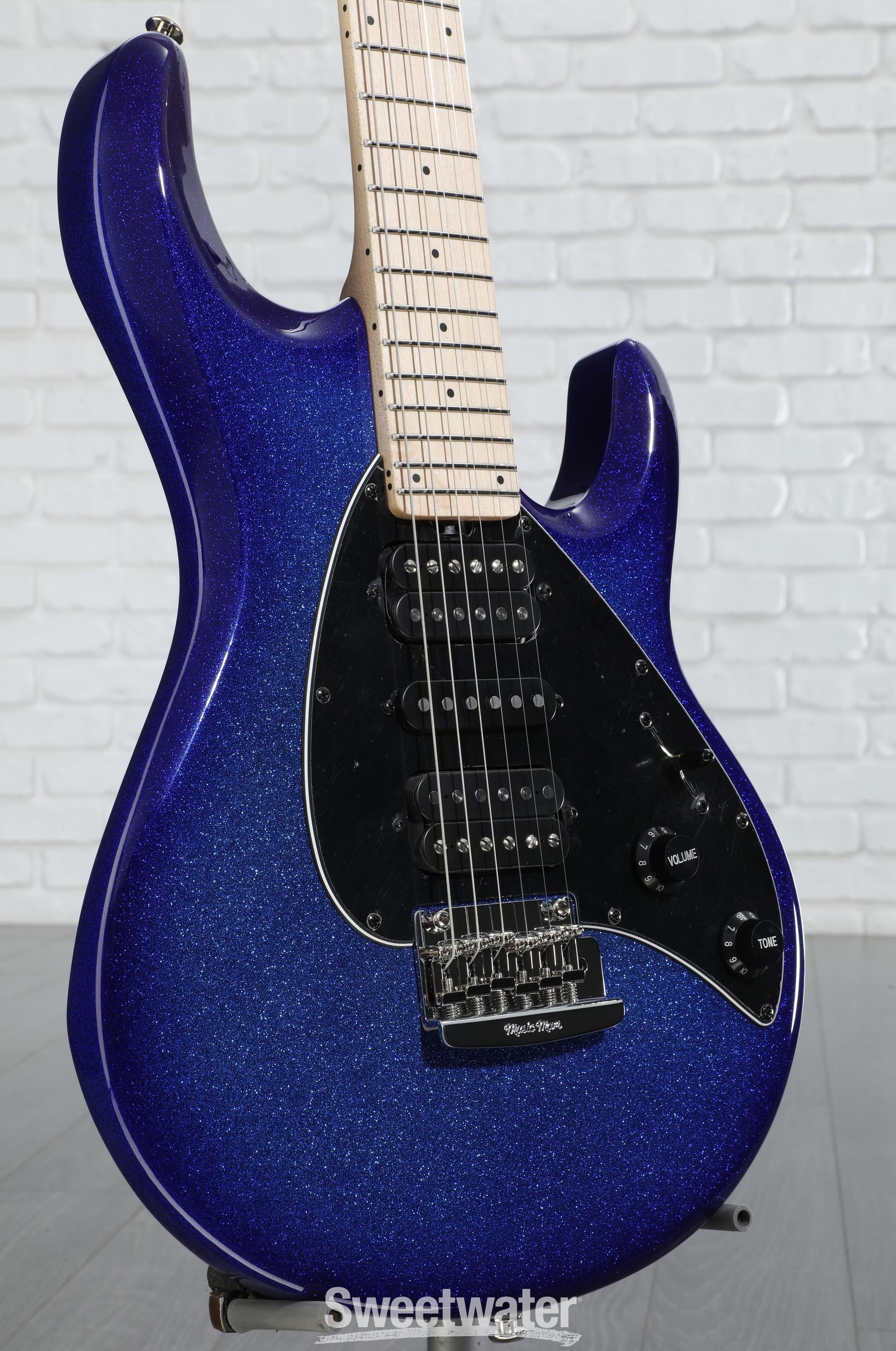 Ernie Ball Music Man Silhouette HSH Trem Electric Guitar Ernie Ball Music Man Silhouette HSH Trem Electric Guitar