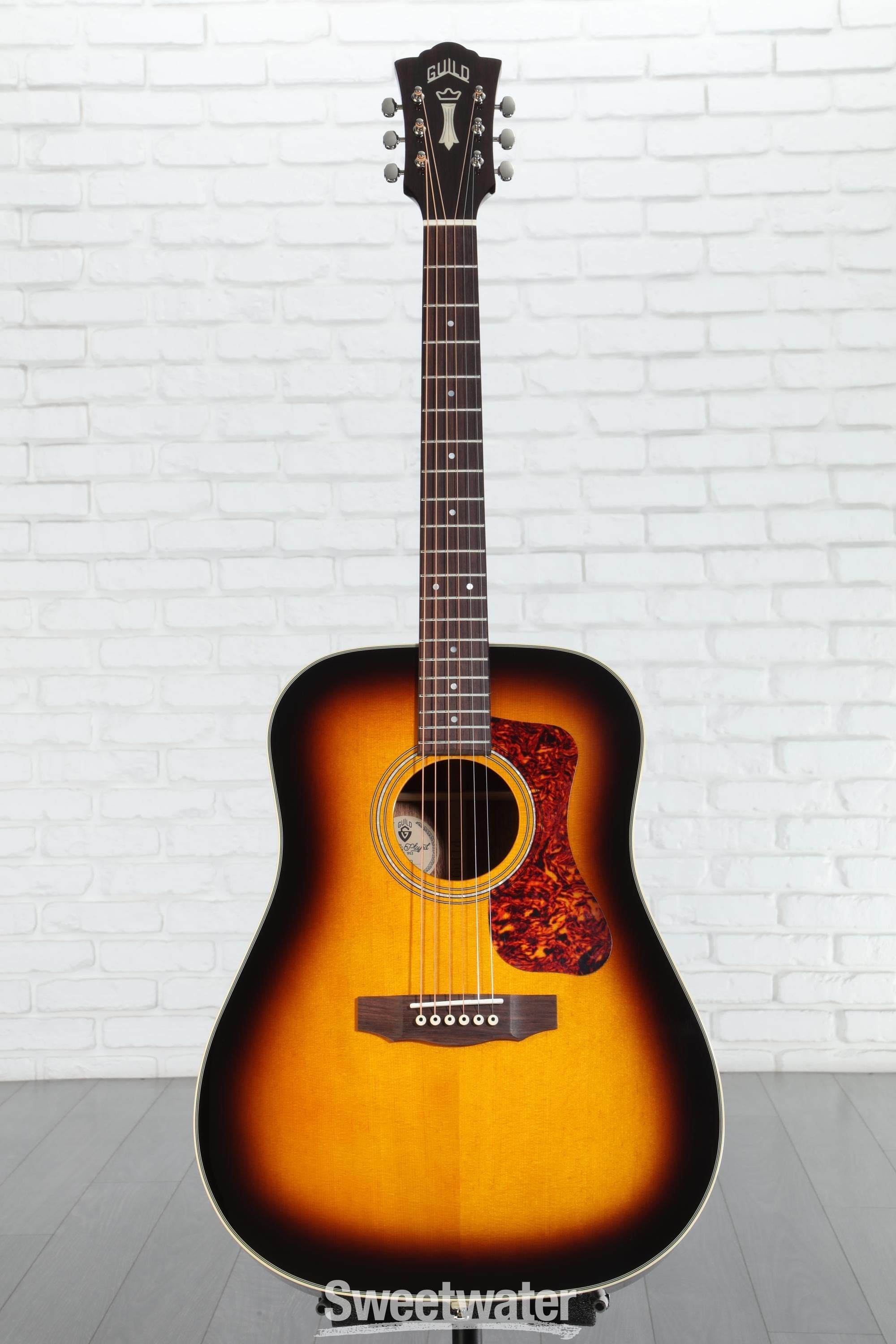Guild D-140 Sunburst ギルド Guild D-140 Acoustic Guitar (with Case) | zZounds