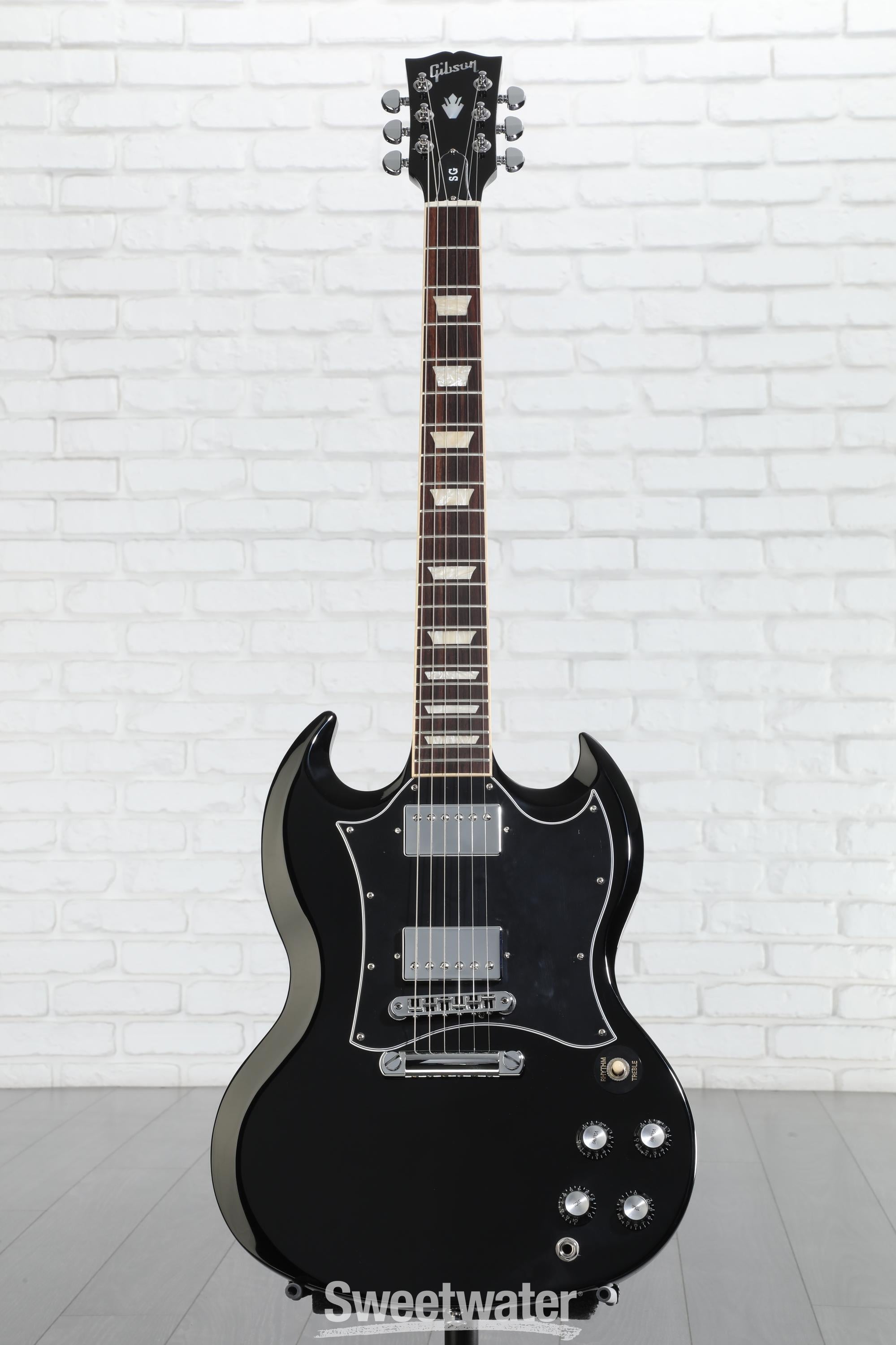 Gibson SG Standard ブラックエレキギター Gibson SG Standard Electric Guitar - Ebony | Sweetwater