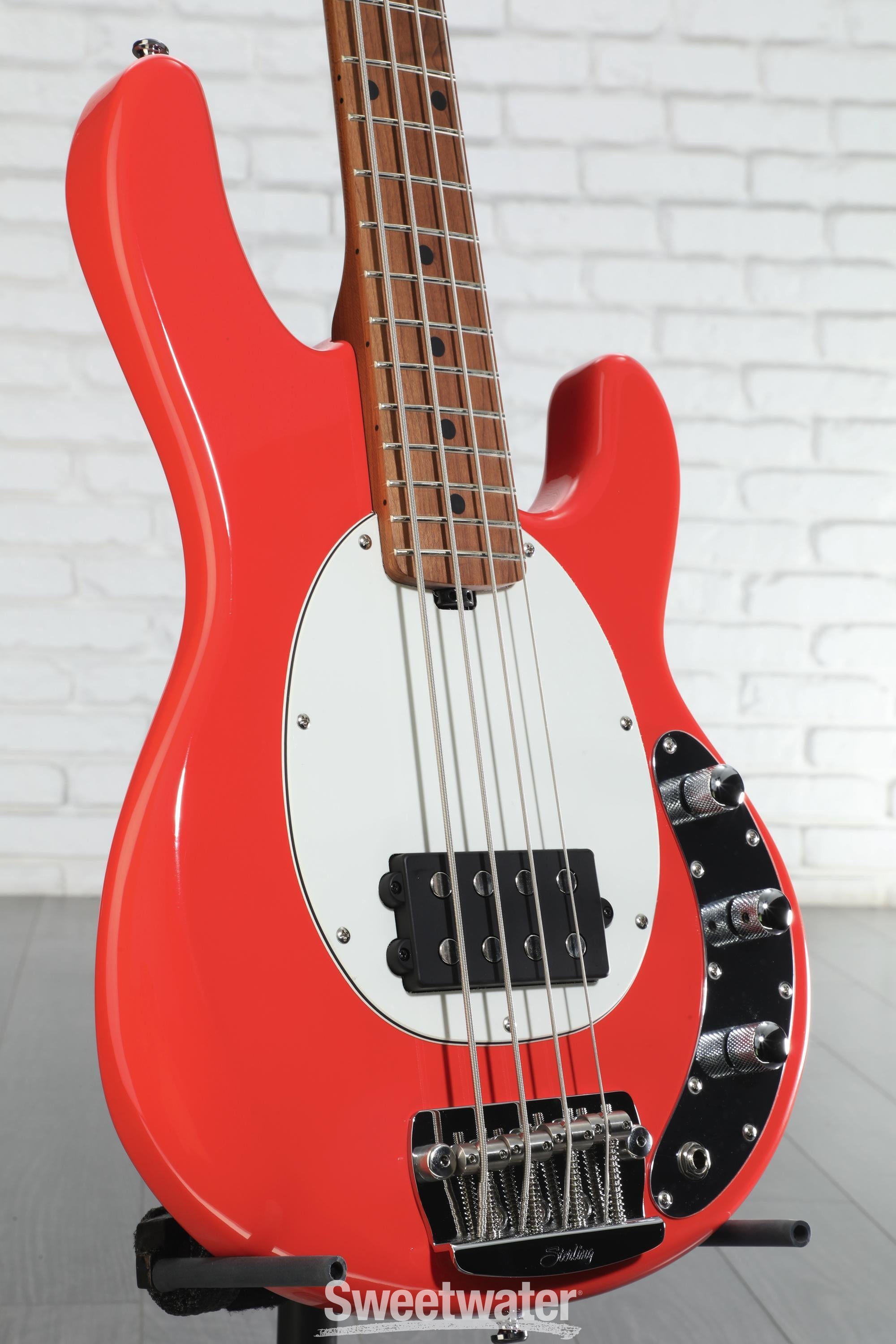 Sterling By Music Man StingRay RAYSS4 Short-scale Bass
