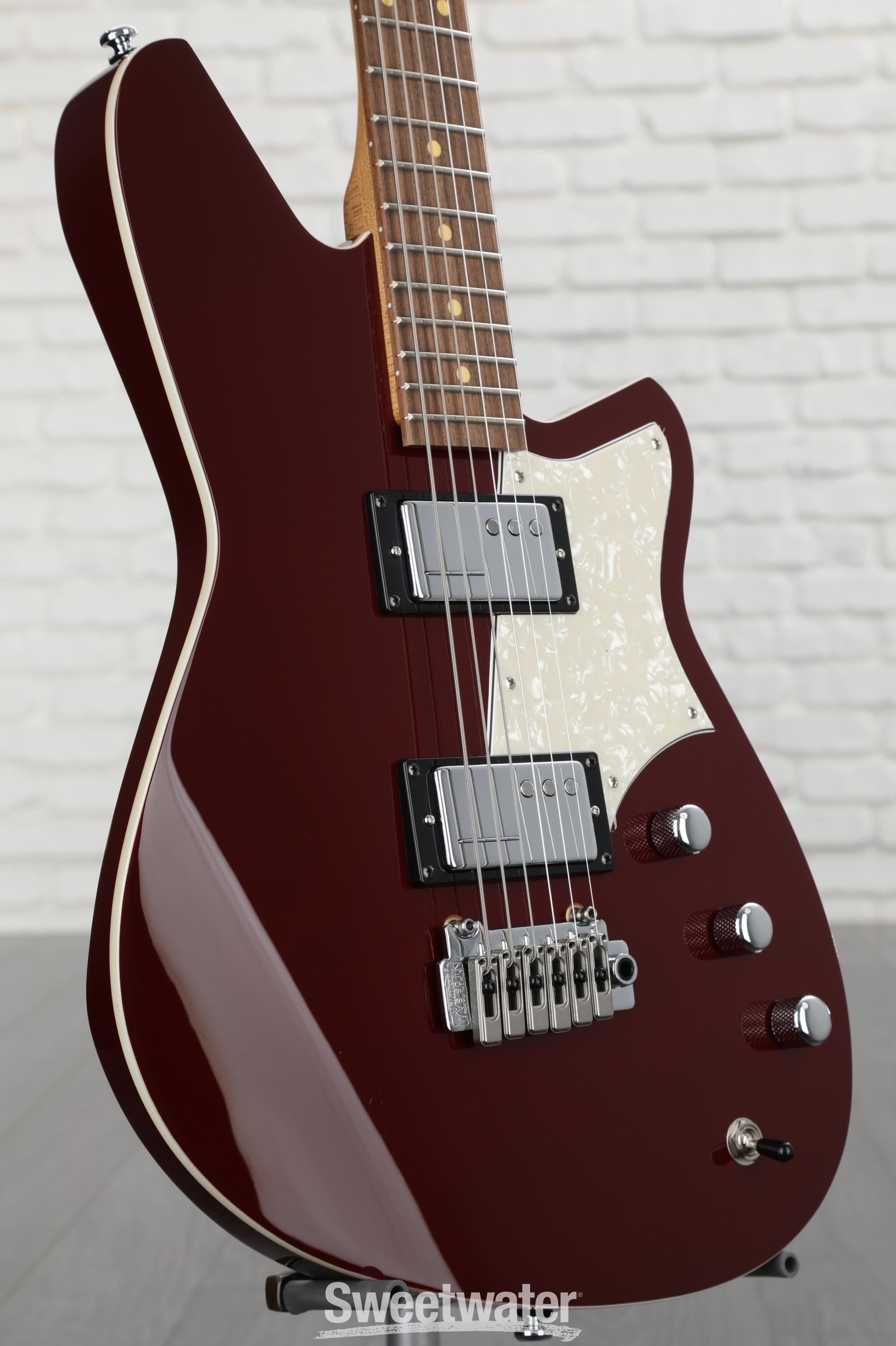 Reverend Descent W Solidbody Electric Guitar with Pau Ferro Reverend Descent W Solidbody Electric Guitar with Pau Ferro