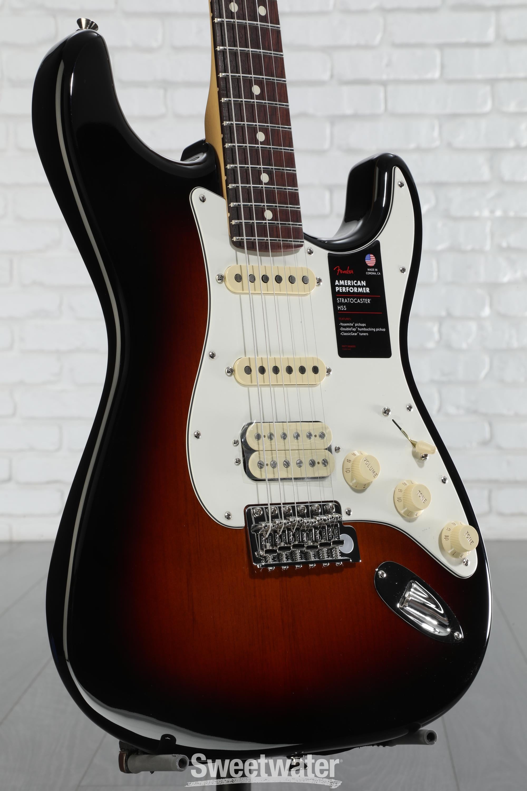 ギター American Performer Stratocaster HSS American Performer Stratocaster® HSS – Fender