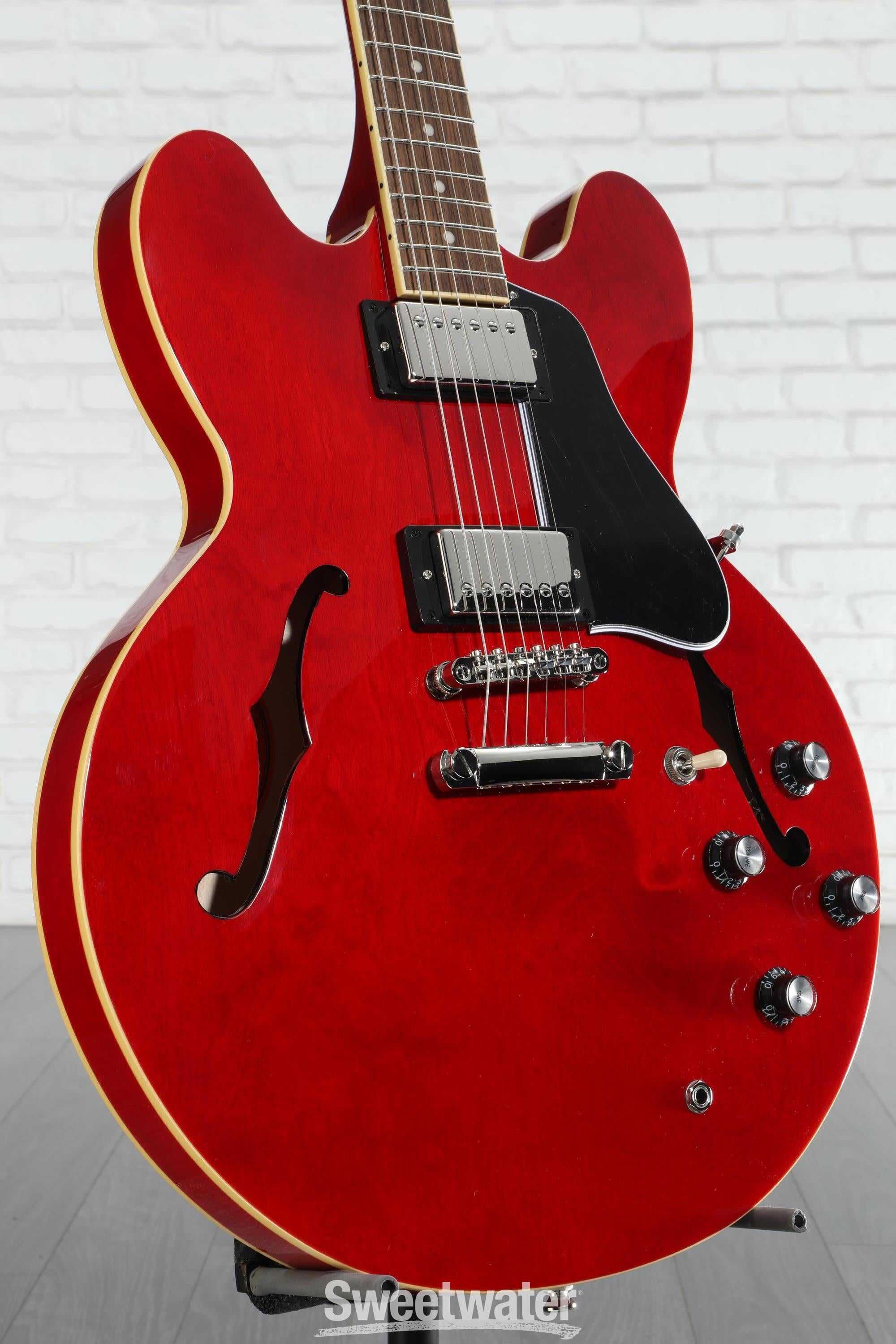三連休特価Epiphone セミアコースティックギターES-335 Epiphone ES-335 CH セミアコギター チェリーサンバースト