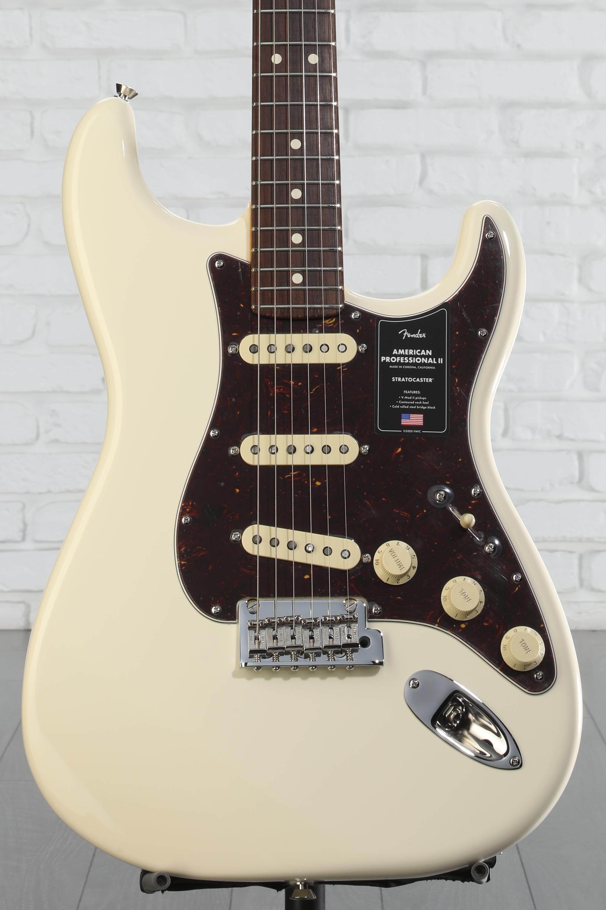 ギター Fender Professional II Stratocaster Fender American Professional II Stratocaster - Olympic White