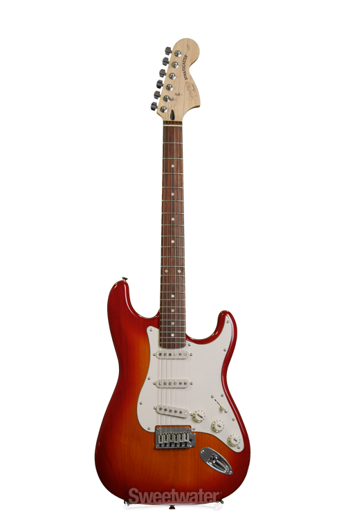 Squier Standard Stratocaster - Cherry Sunburst with Rosewood 
