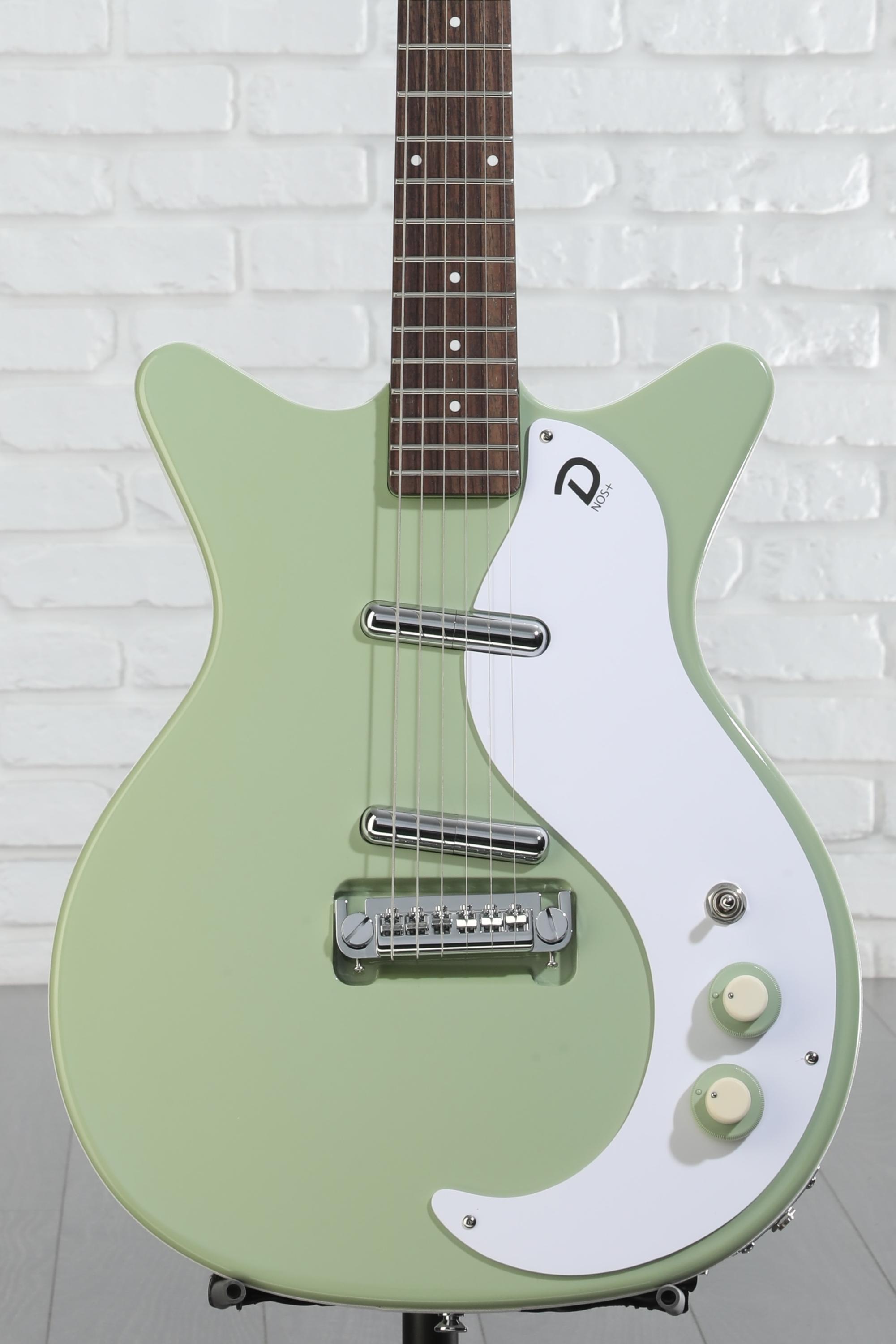 ギター Danelectro 59M NOS+ MOD Thunder Road Guitars - New Danelectro 59 MOD NOS+ Red Metalflake