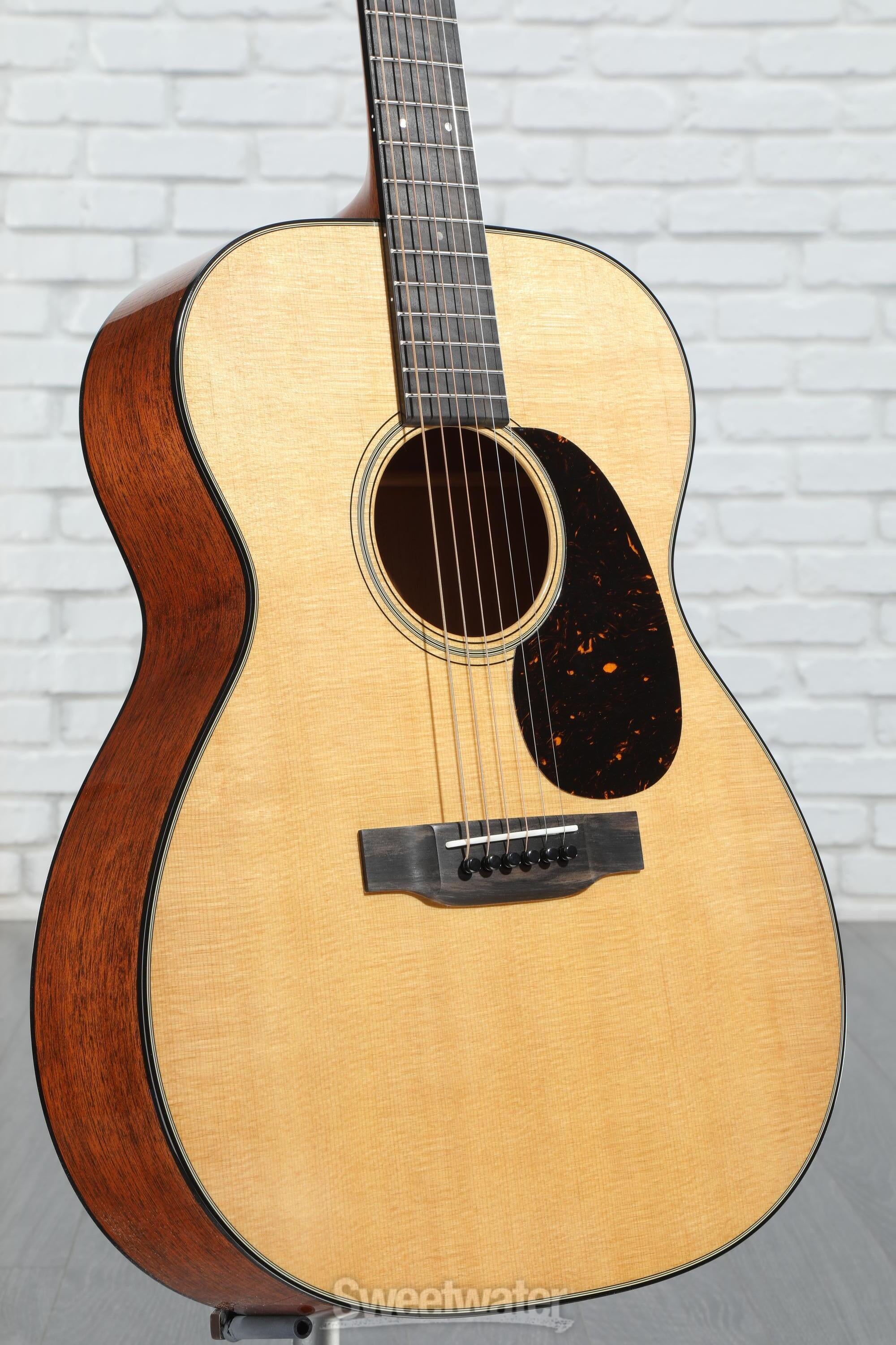 000 Acoustic Guitars Sweetwater