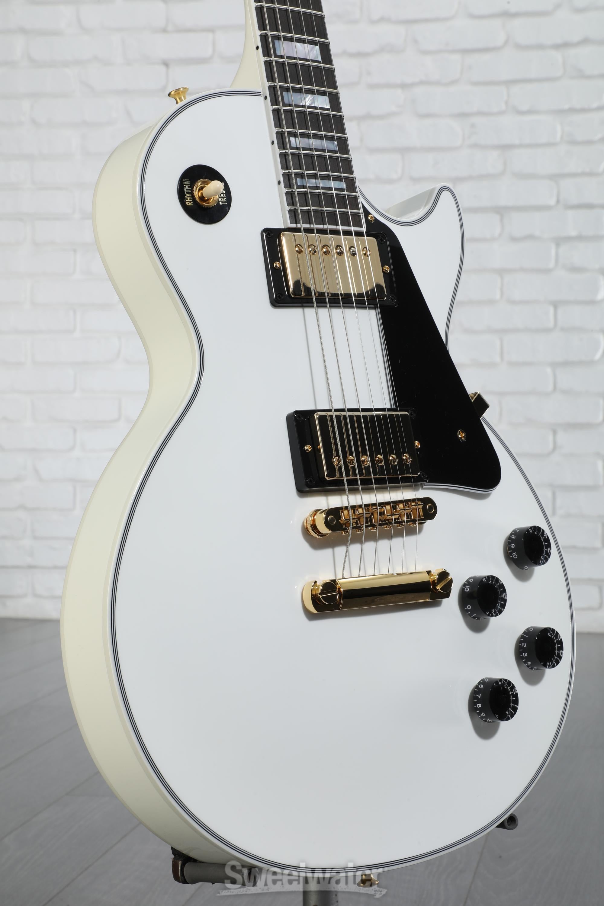 Les Paul Custom - Alpine White – Dave's Guitar Shop