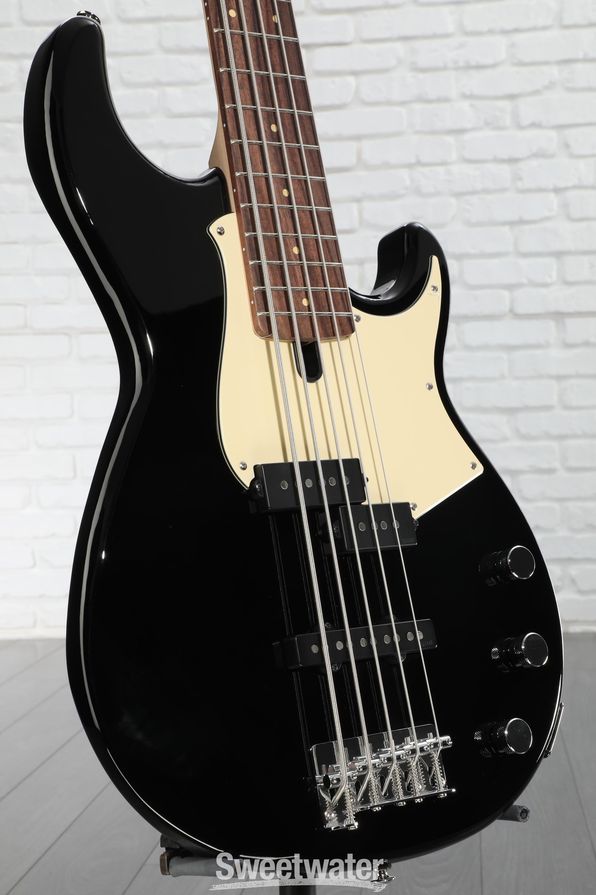 Yamaha BB435 5-string Bass Guitar - Black | Sweetwater