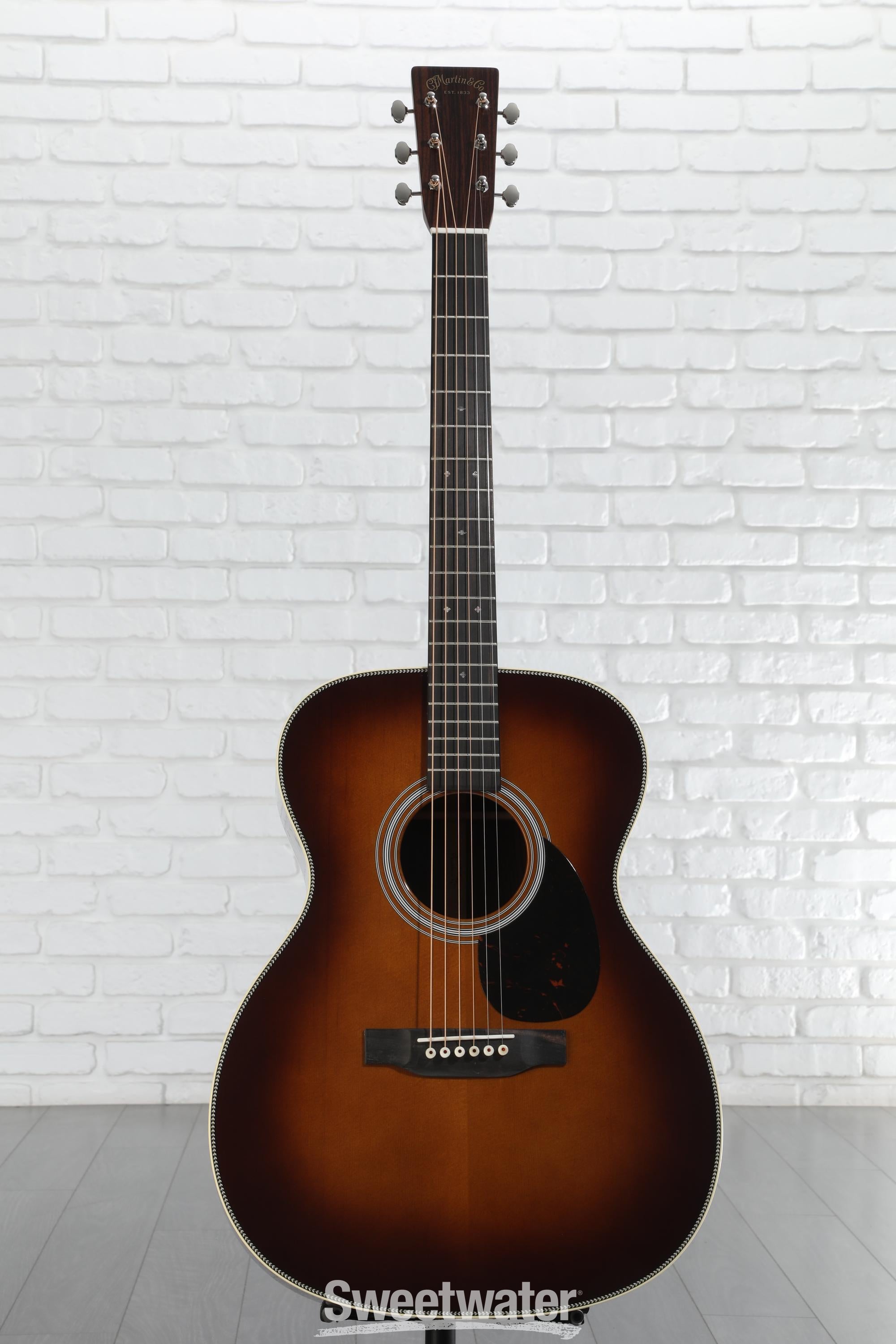 Martin OM-28 スタンダード Amazon.com: Martin OM-28 Standard Series Acoustic Guitar