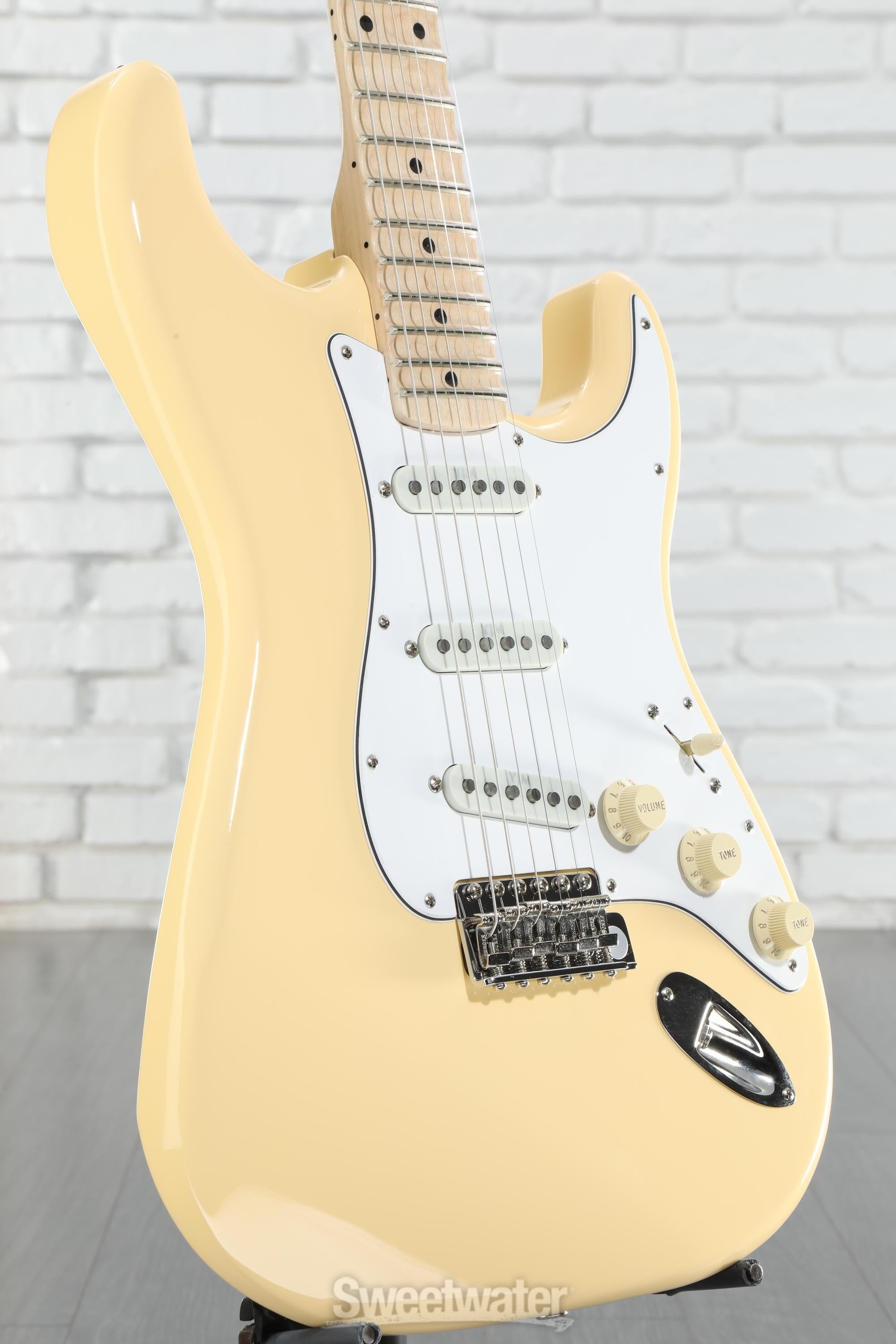 Fender Yngwie Malmsteen Stratocaster Electric Guitar