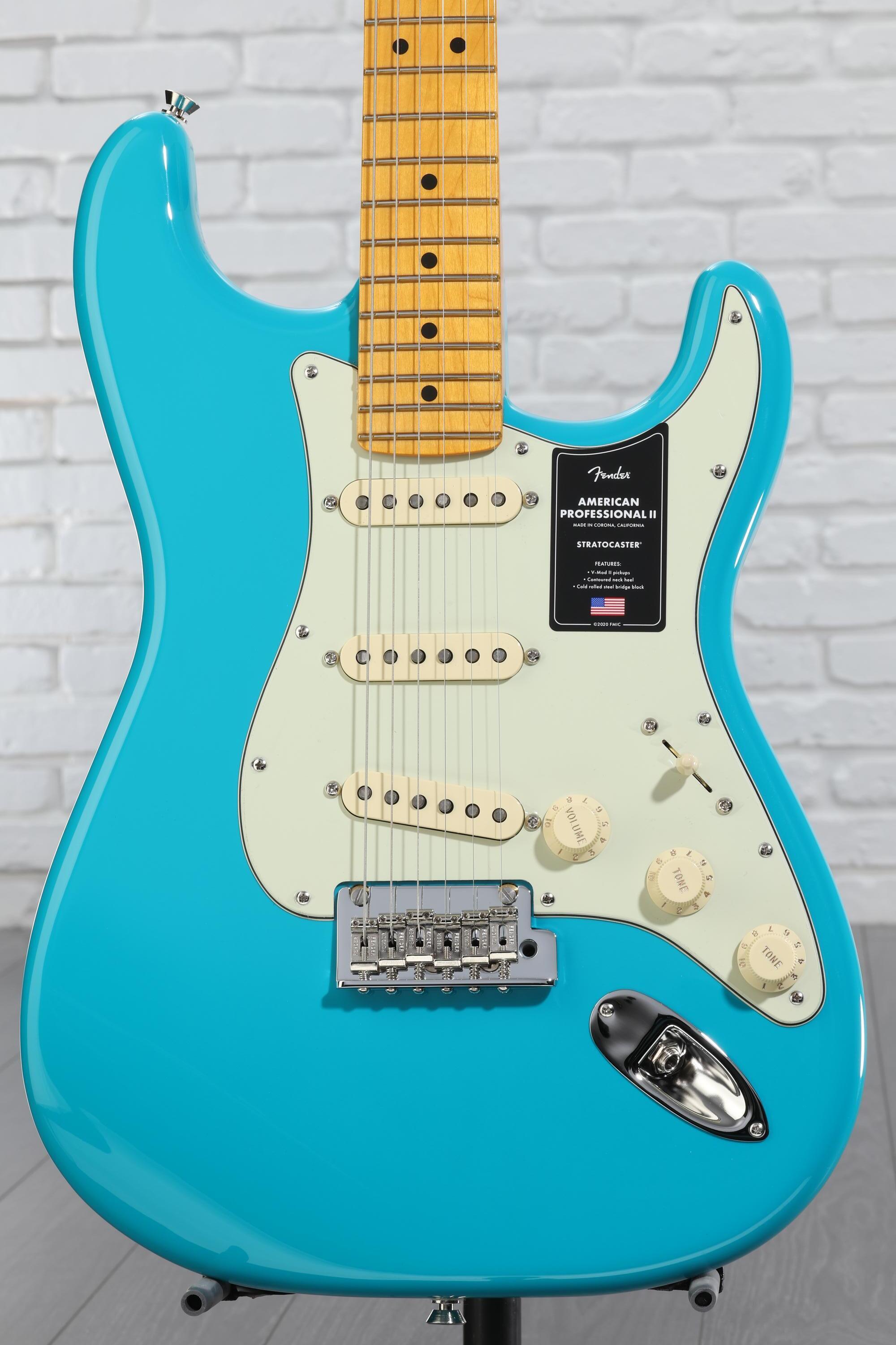 FenderAmericanProfessional IIストラトマイアミブルー Fender American Professional II Stratocaster Maple