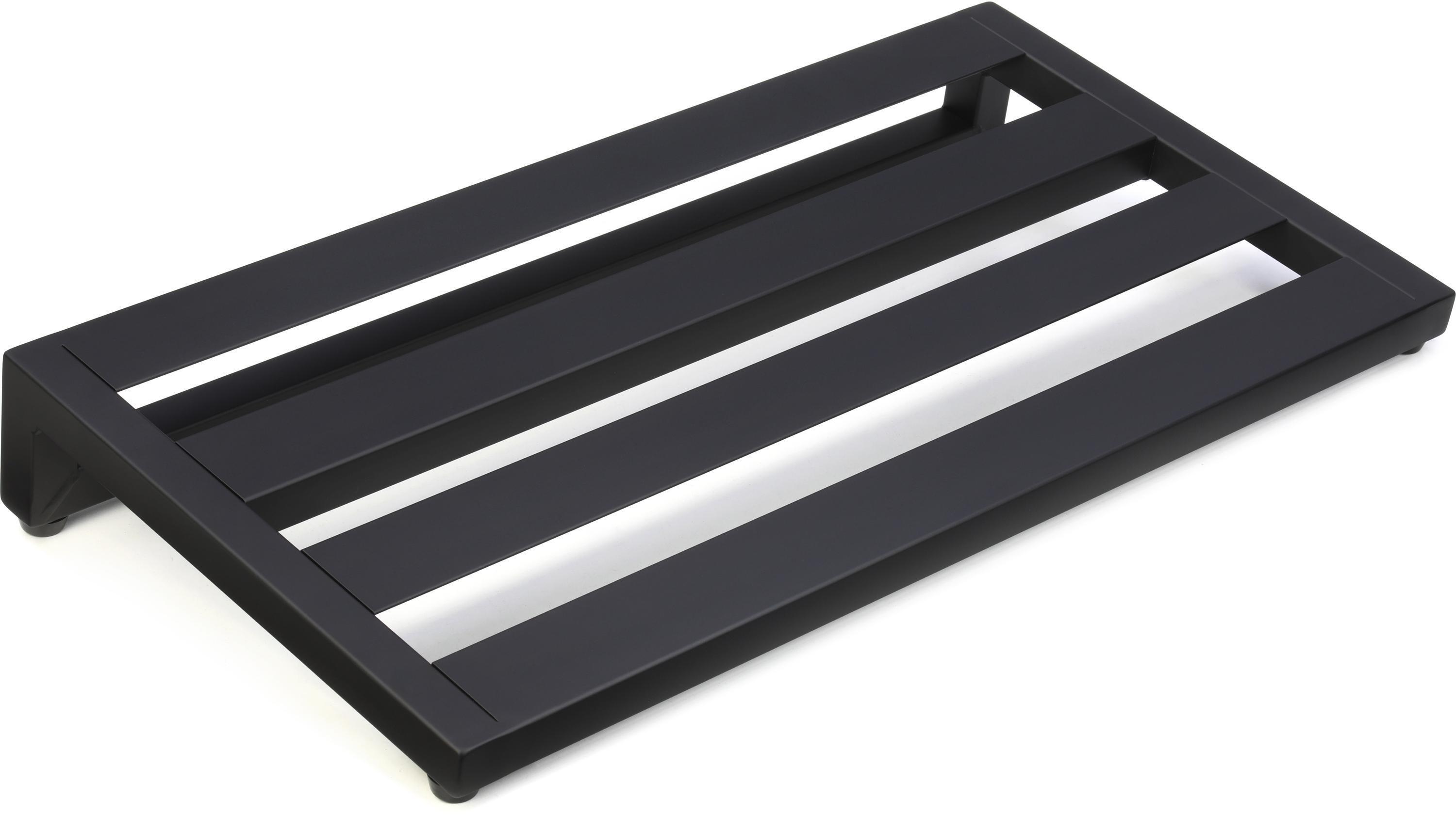 Pedaltrain Classic 2 TC 24x12.5-inch Pedalboard with CIOKS DC7