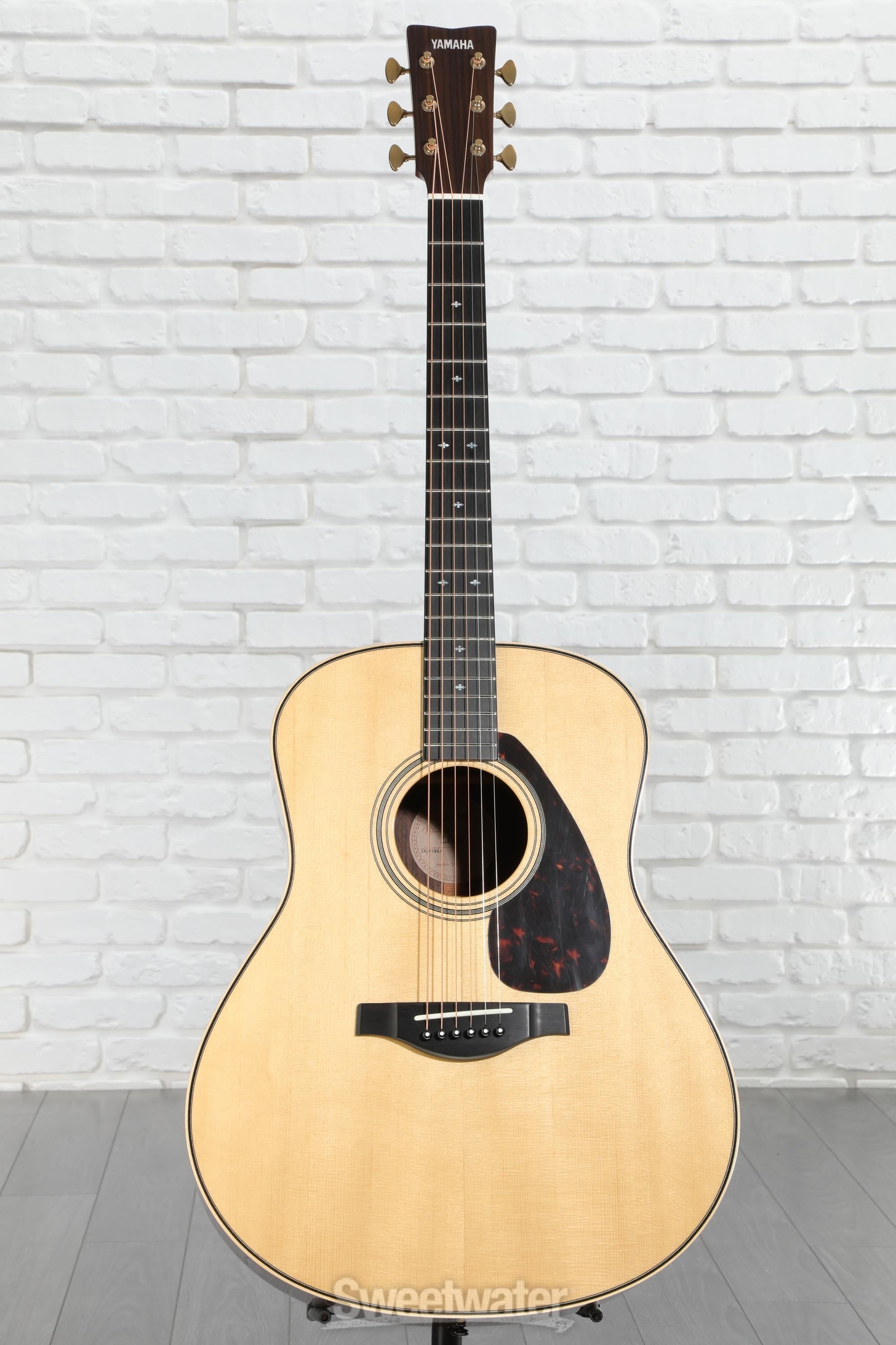 T*I様 【美品】YAMAHA LL26ARE Yamaha LL26 ARE Original Jumbo - Natural | Sweetwater